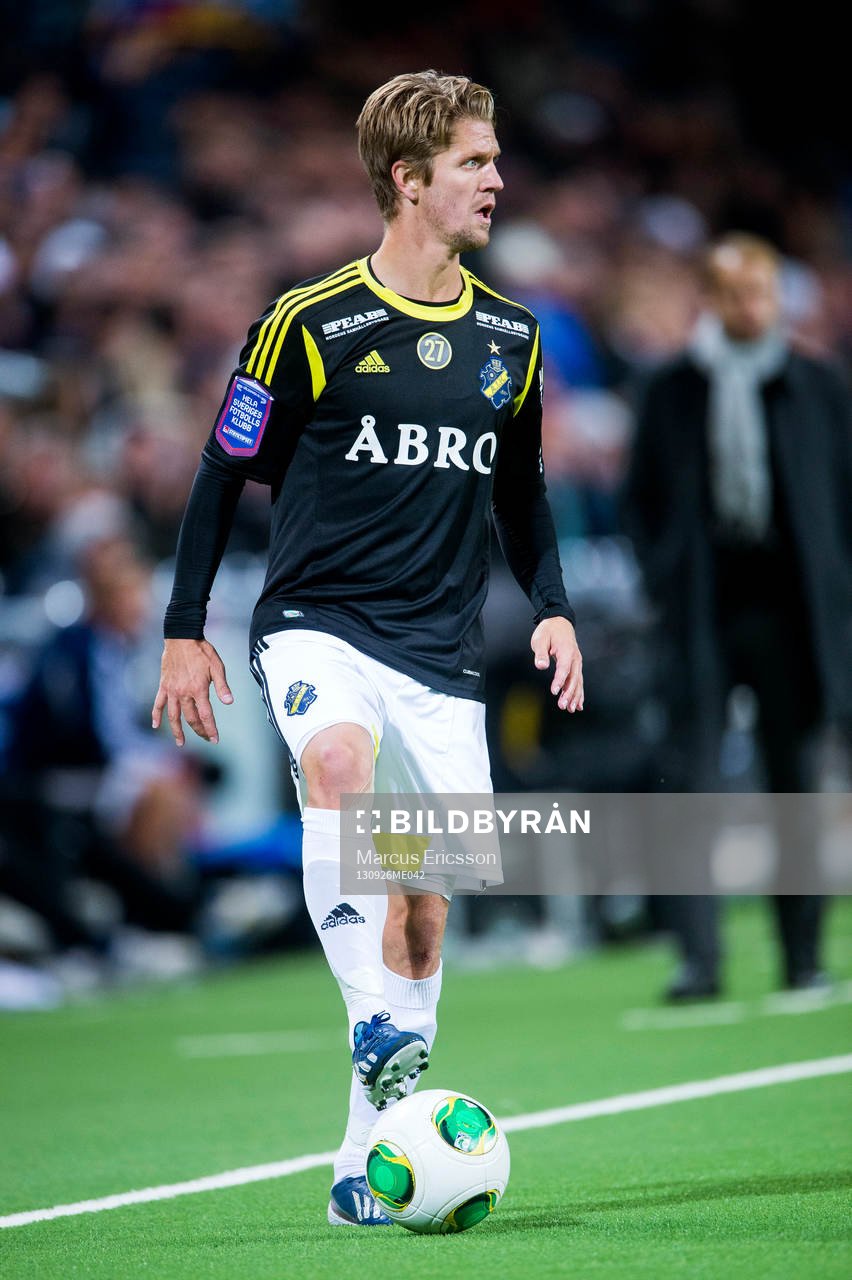 AIKs Martin Lorentzson under fotbollsmatchen i Allsvenskan mellan Djurgården och AIK den 26 september 2013 i Stockholm.