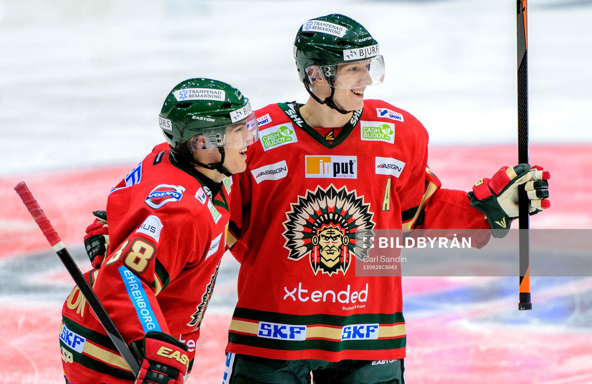 Frölundas Andreas Johnson och John Klingberg firar