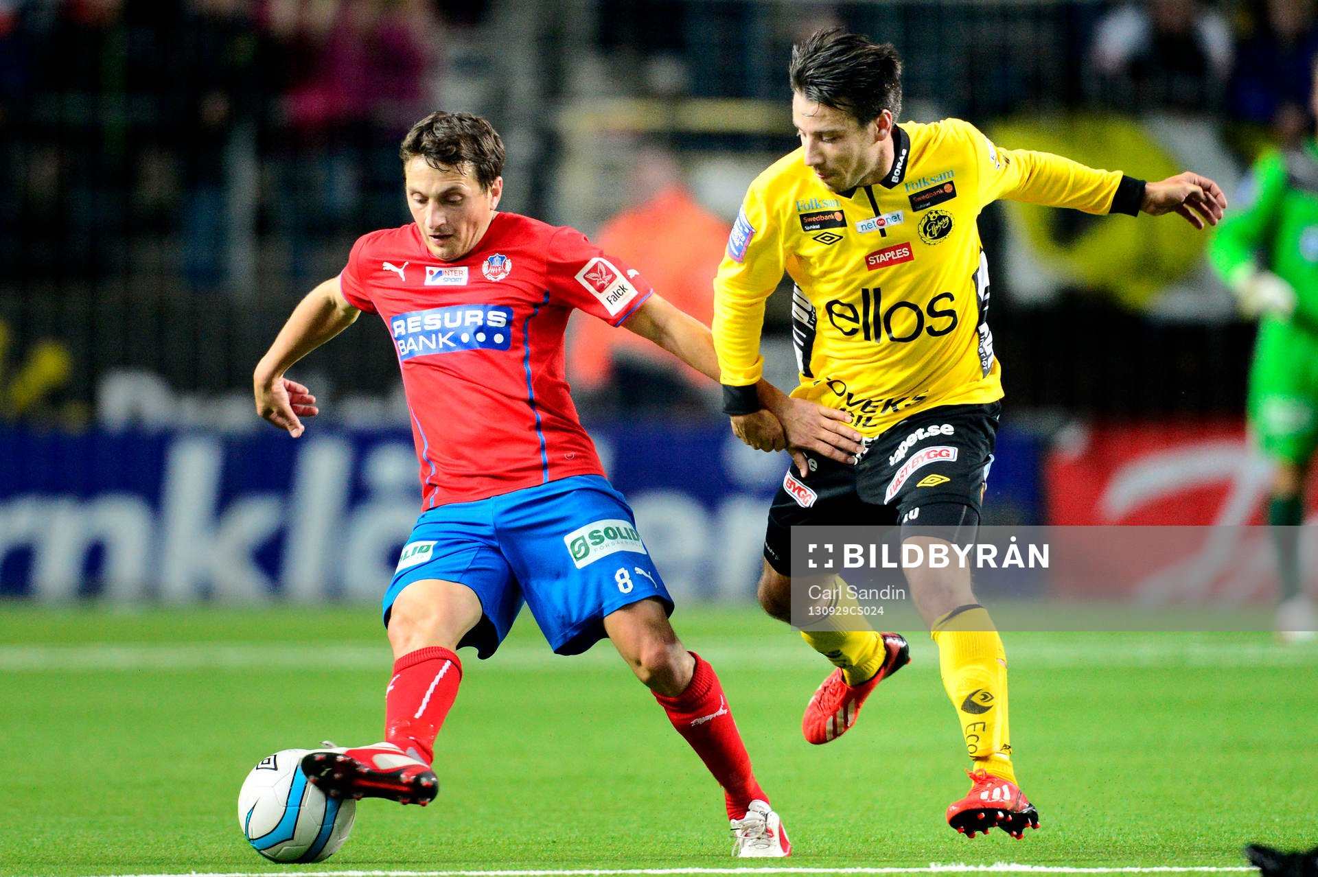 Helsingborgs Ardian Gashi och Elfsborgs Mikkel Beckmann under fotbollsmatchen i Allsvenskan mellan Elfsborg och Helsingborg den 29 september 2013 i Borås.
