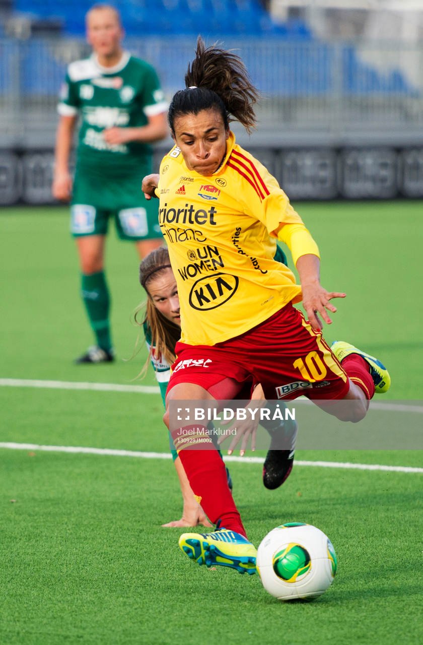 Tyresös Marta skjuter in 1-0
