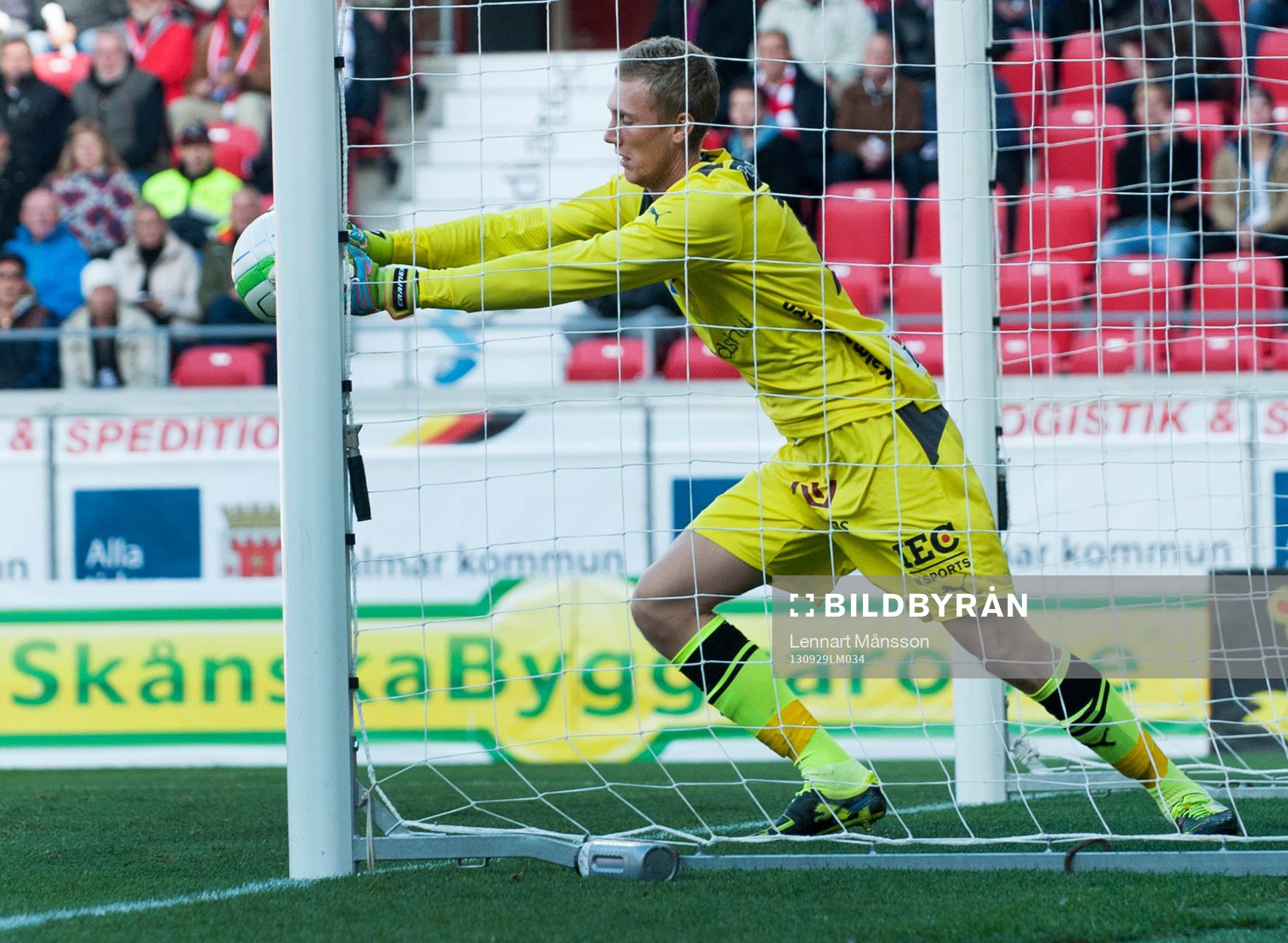 Nära 0-1, men Lars Cramer, målvakt, Kalmar, räddar på