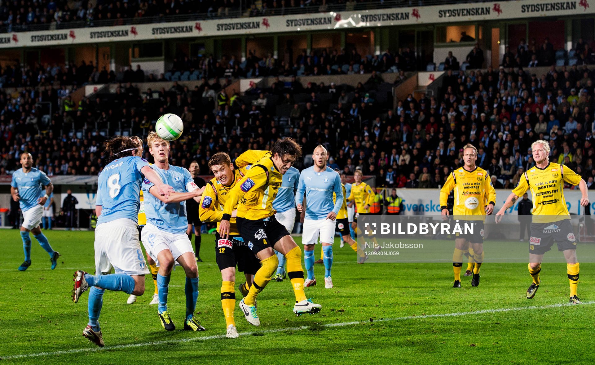 Malmös Erik Friberg nickar in 1-0