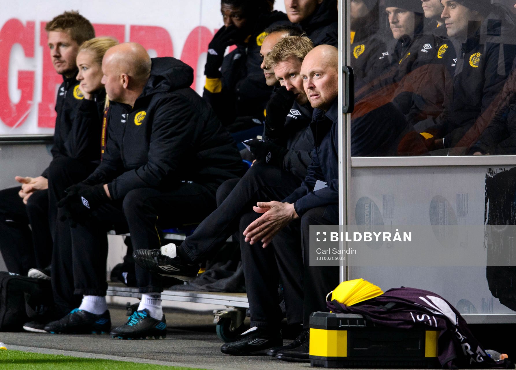 Elfsborgs tränare Klas Ingesson sitter på bänken