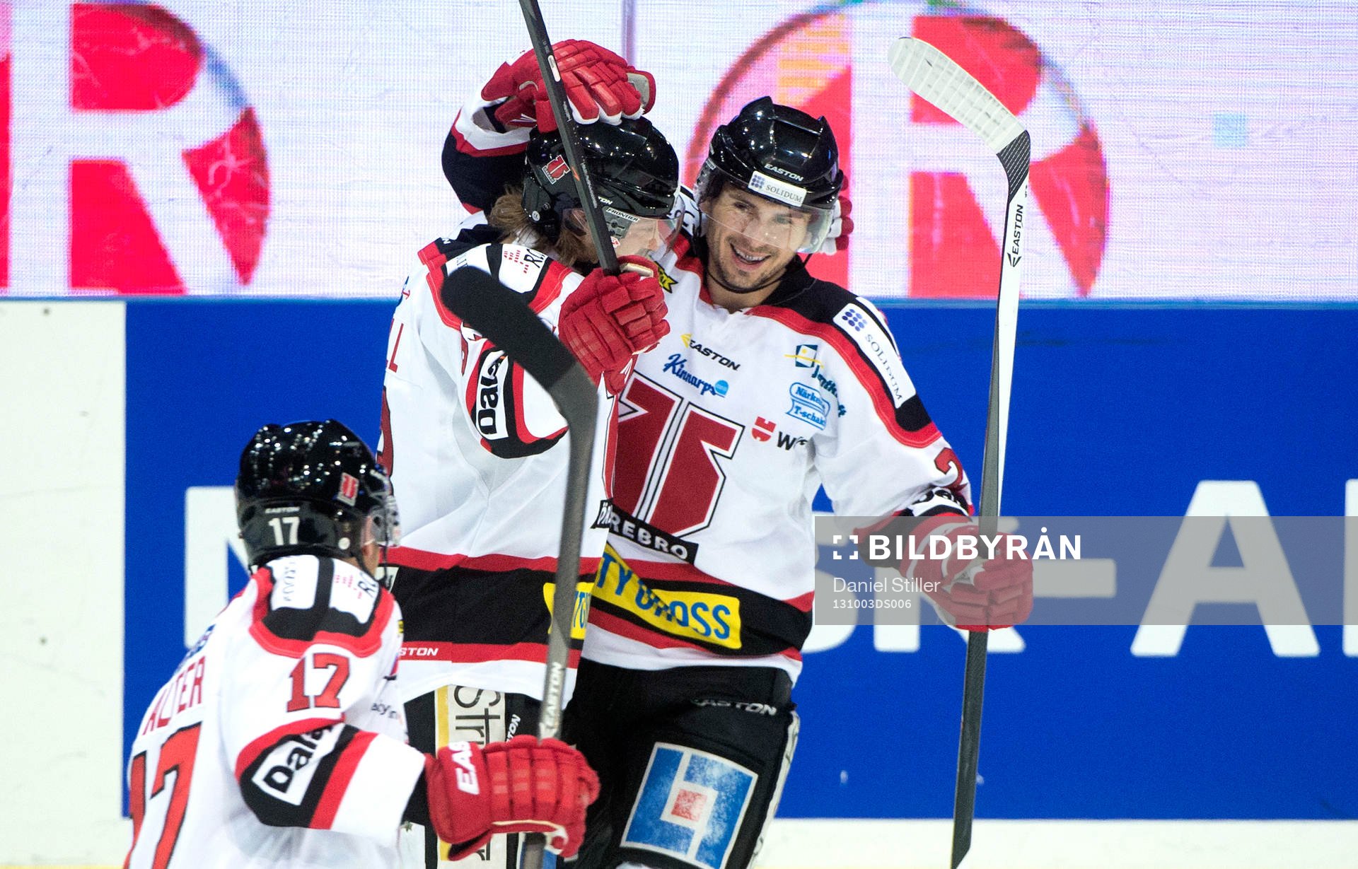 Örebros Tim Wallace jublar