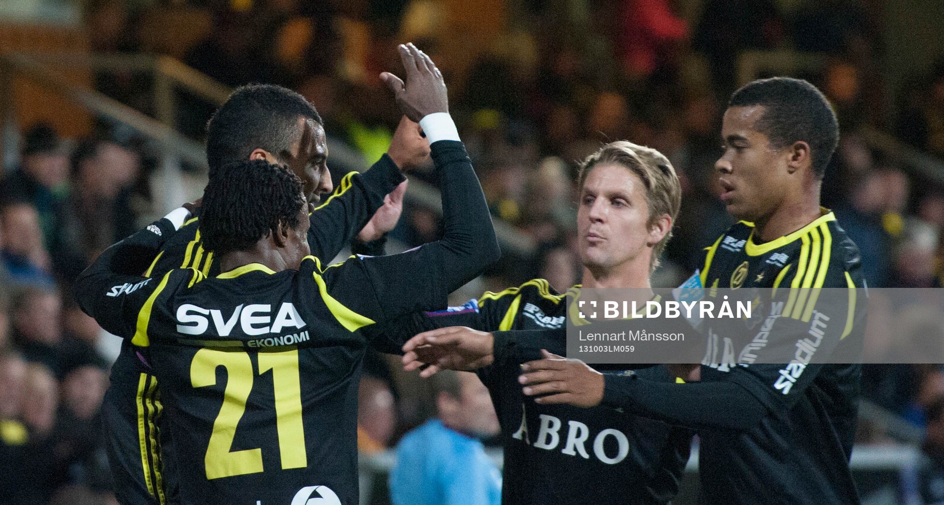 Nabil Bahoui, AIK, har gjort 0-1 och AIK jublar i