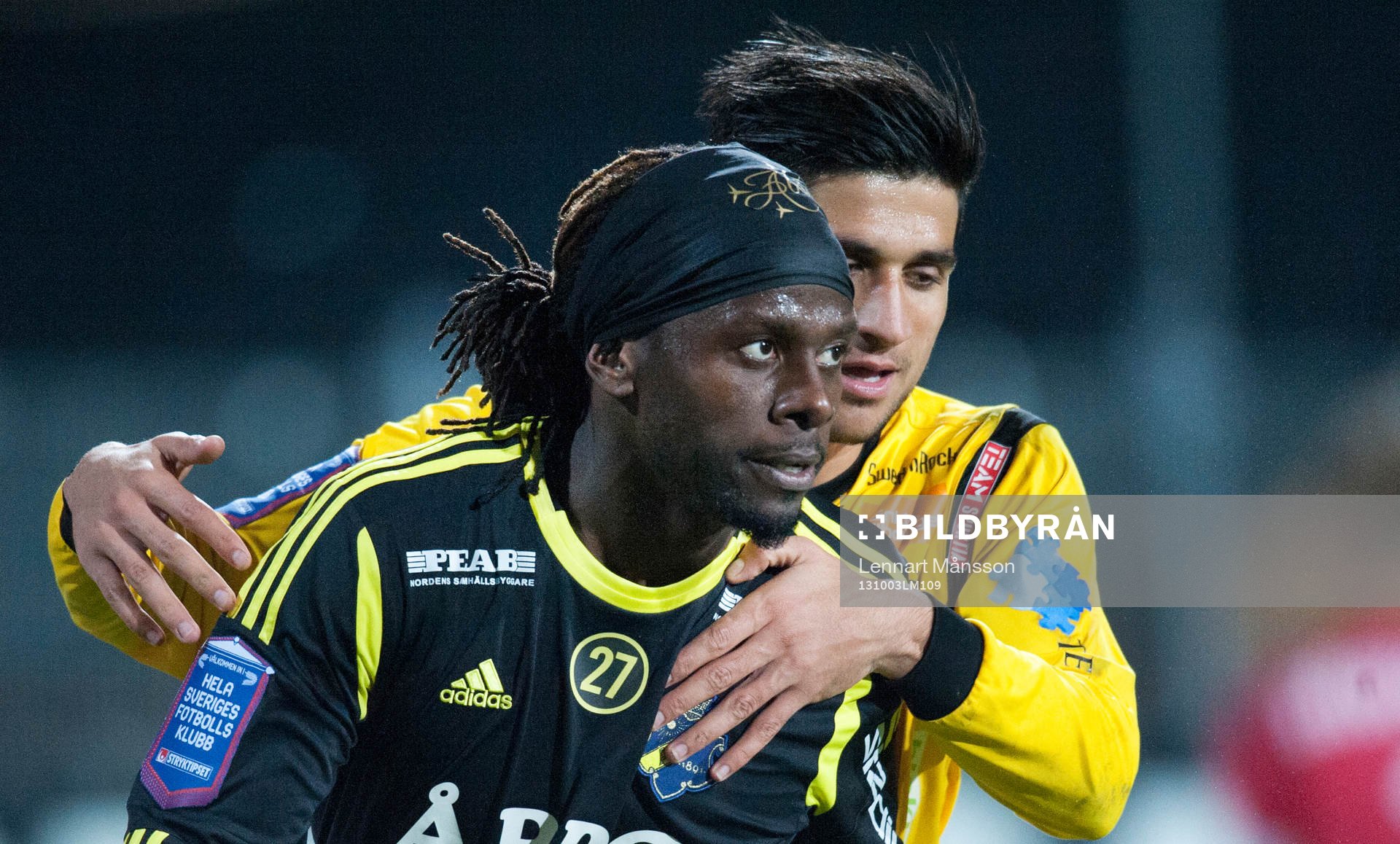 Mjällbys Mahmut Özen och Martin Mutumba, AIK