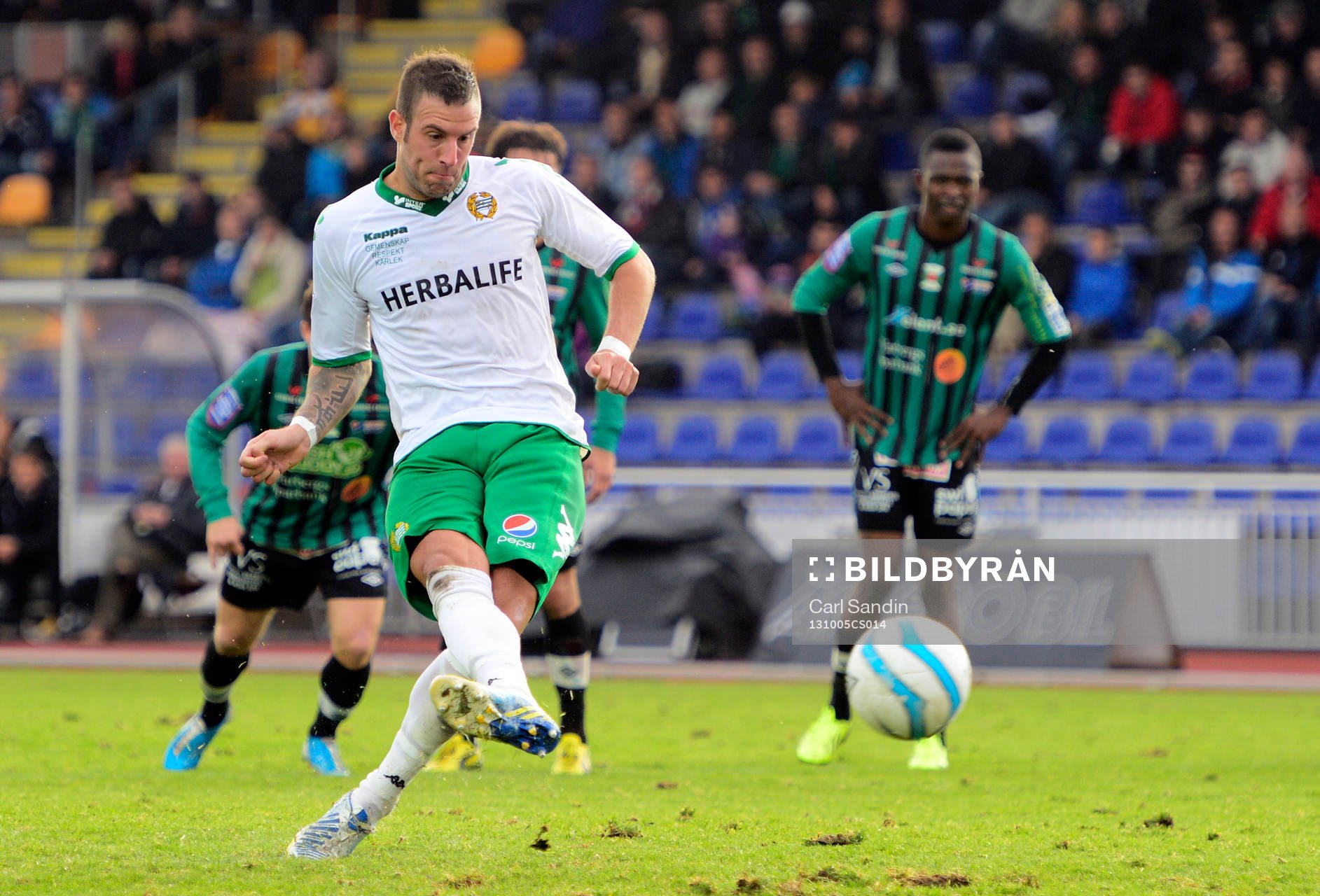 Hammarbys Andreas Haddad gör 0-1 på straff