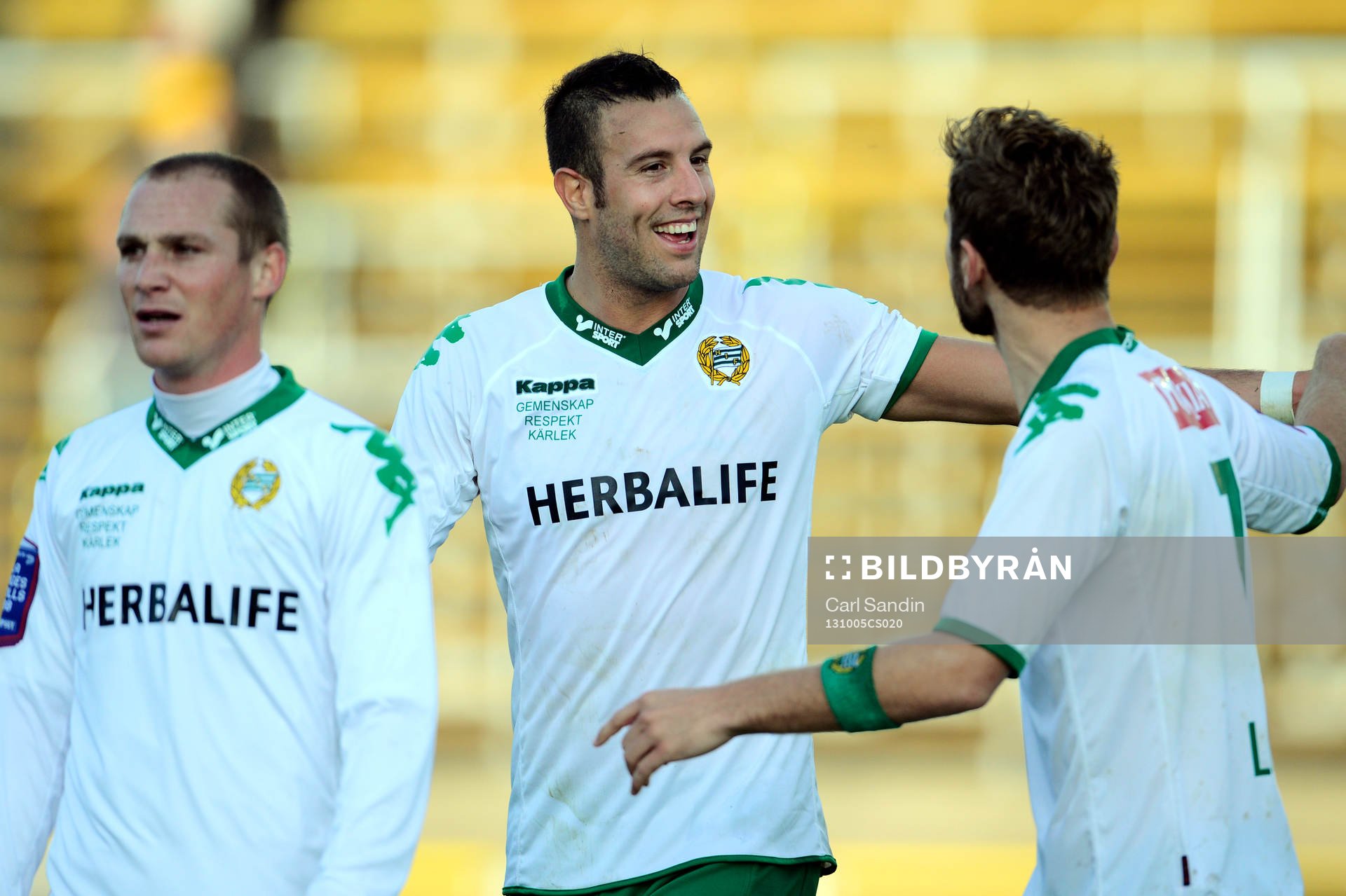 Hammarbys Andreas Haddad jublar efter matchen under fotbollsmatchen i Superettan mellan Varberg och Hammarby den 5 oktober 2013 i Varberg.
