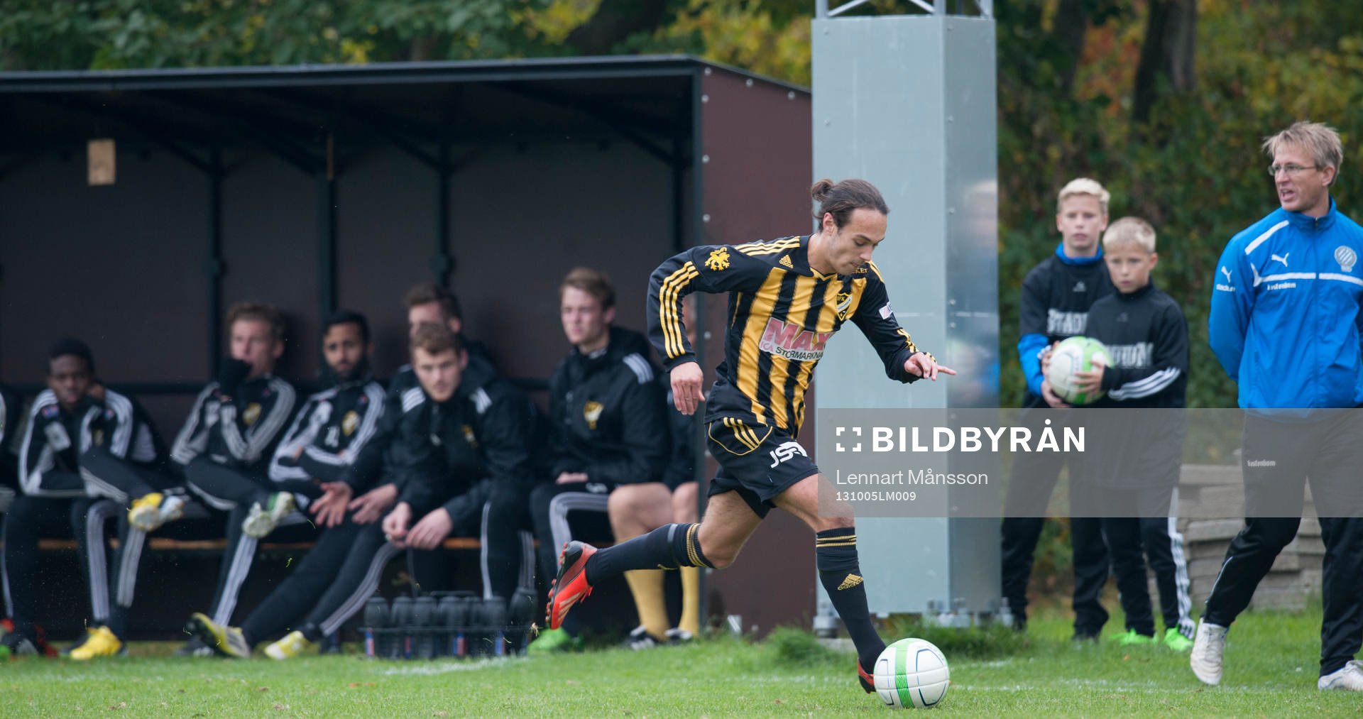 IFK Hässleholms Karim Al-Asi stormar fram på kanten i
