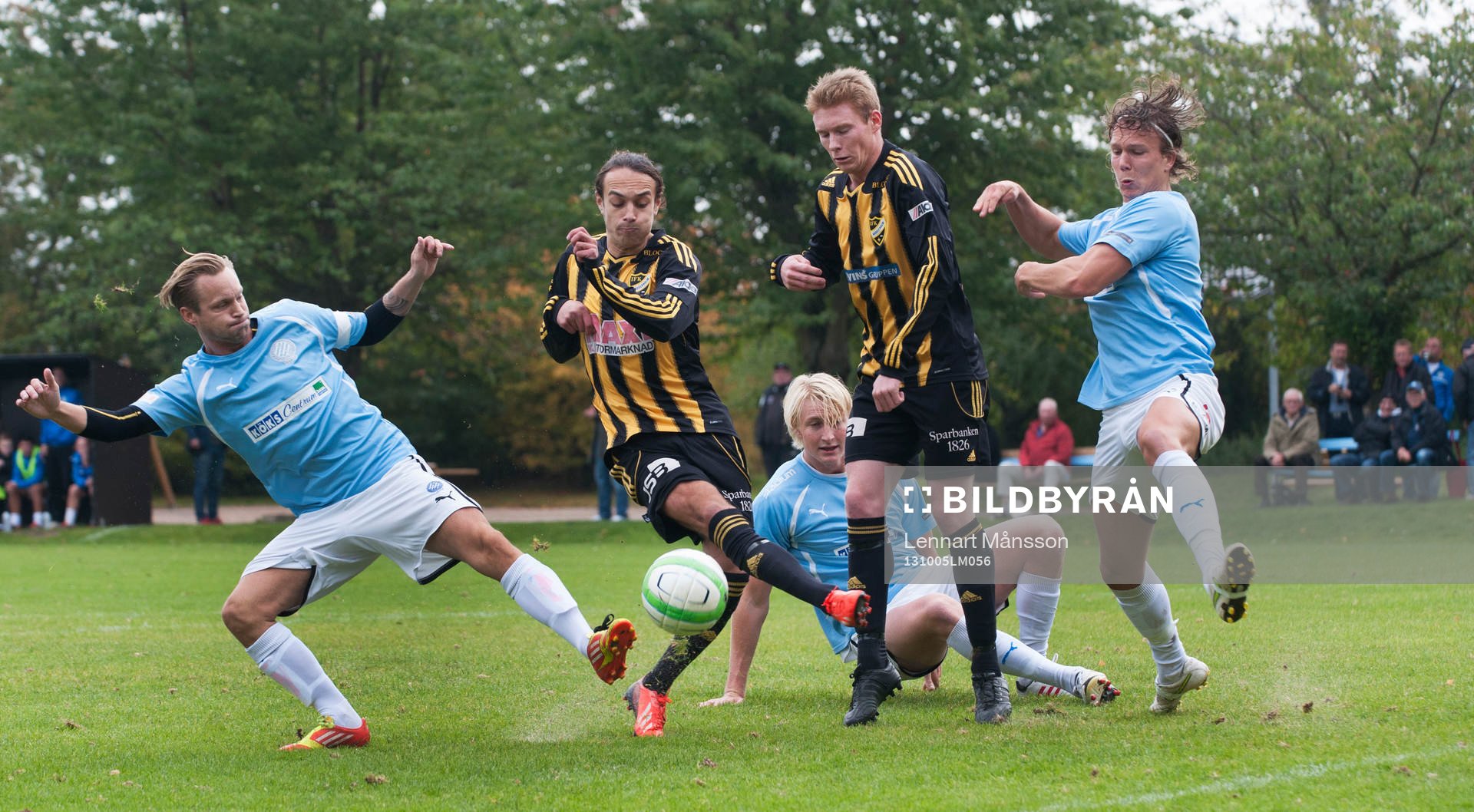 IFK Hässleholms Karim Al-Asi och Joel Svensson framme och