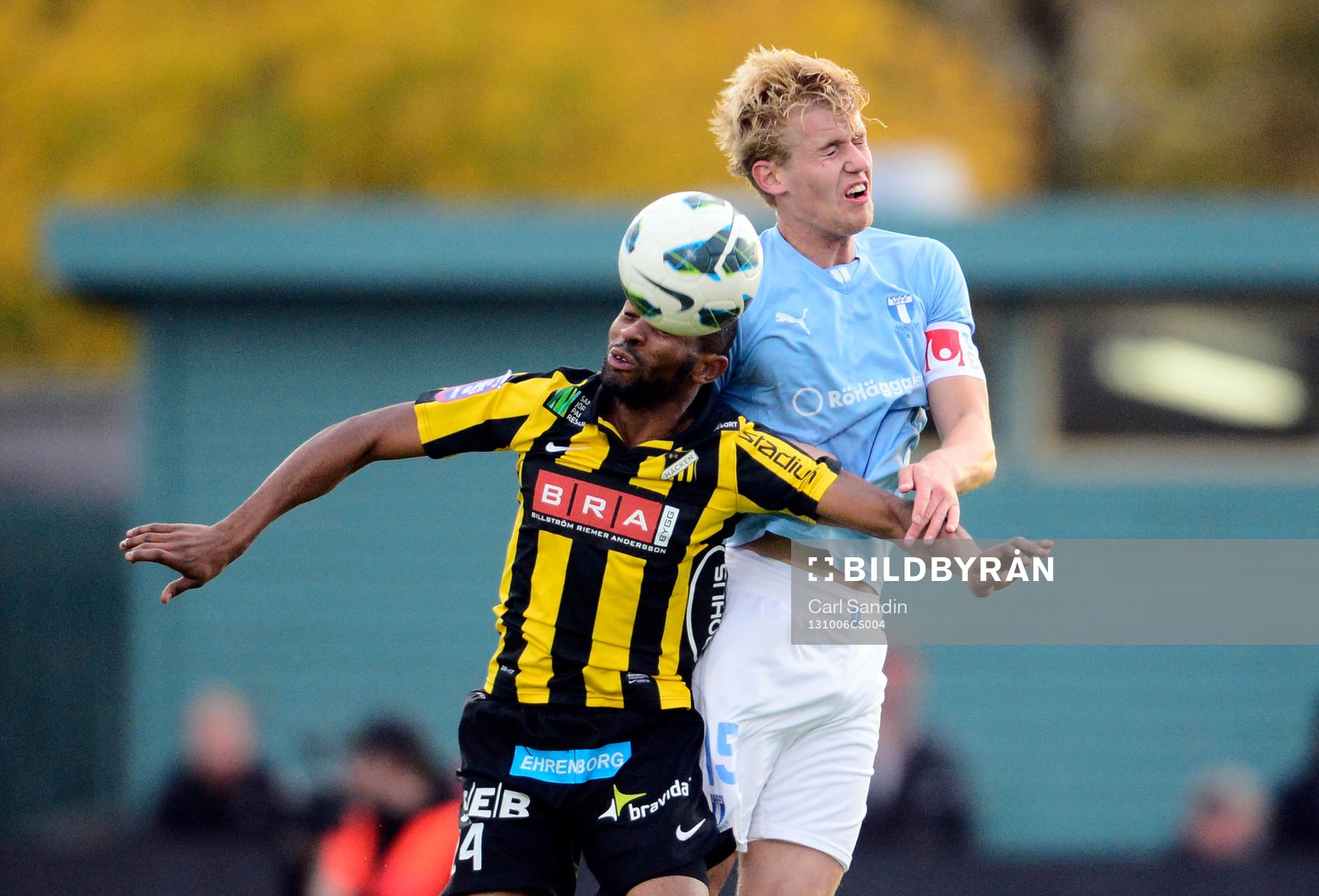 Häckens Rene Makondele och Malmös Filip Helander