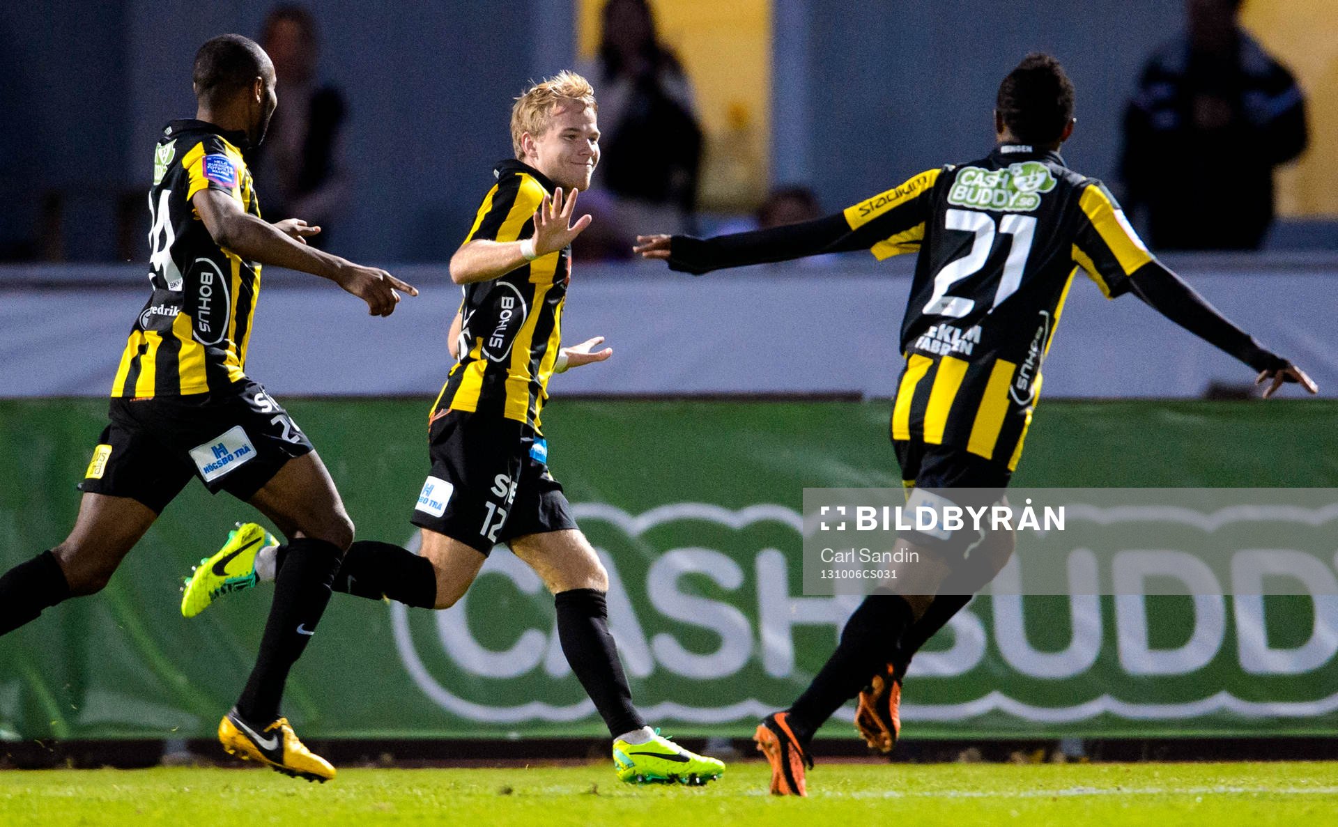Häckens Oscar Lewicki jublar