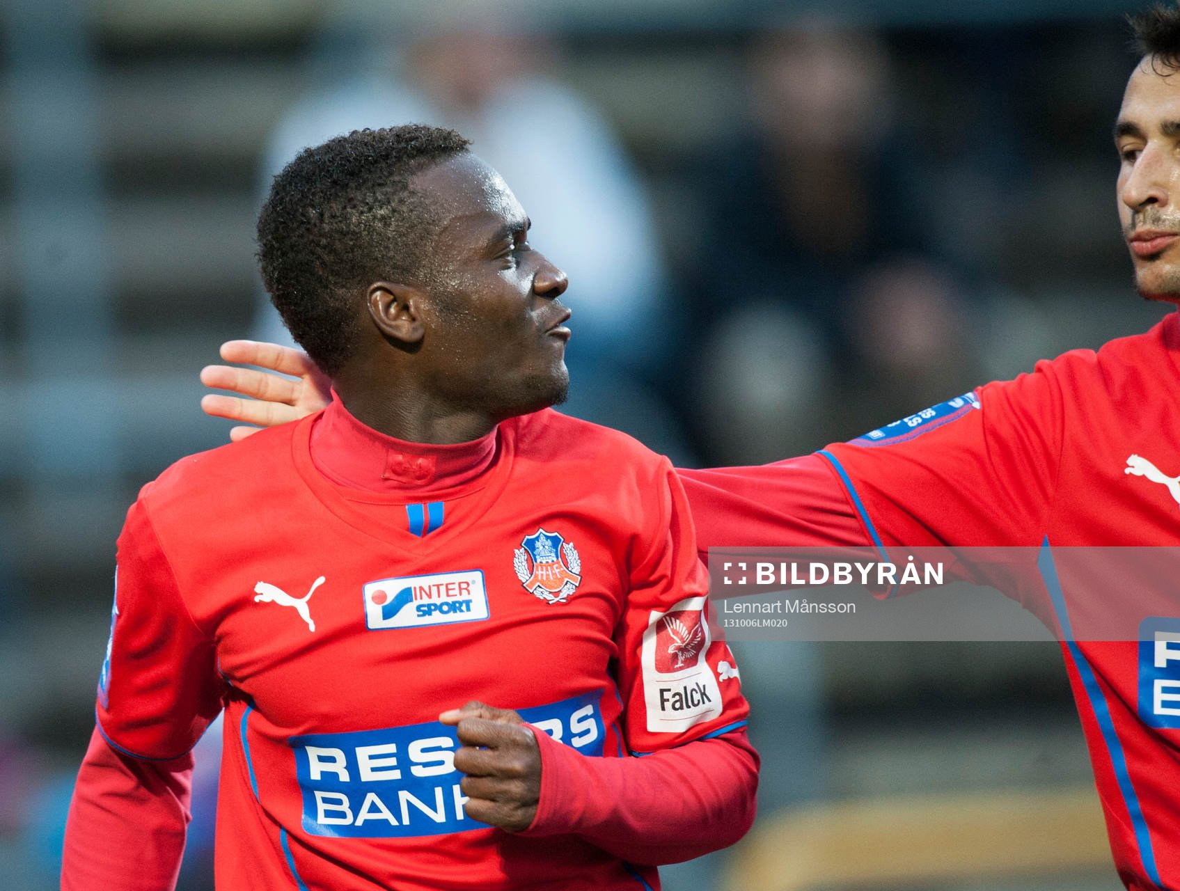 Helsingborgs David Accam har gjort 1-0 och Loret Sadiku