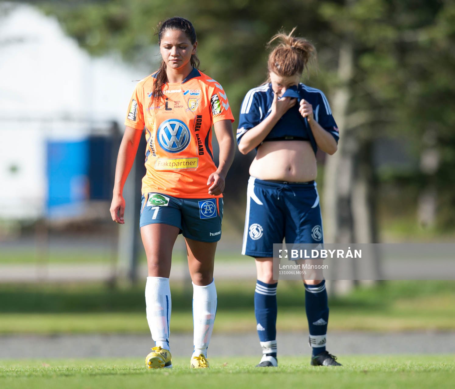 Kungsbackas Sabrika Jacobsson har gjort 1-1,