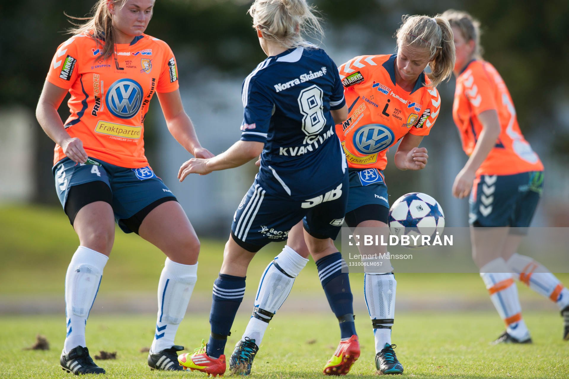 Närkamp i dammatchen i division 1 mellan FC Hessleholm och