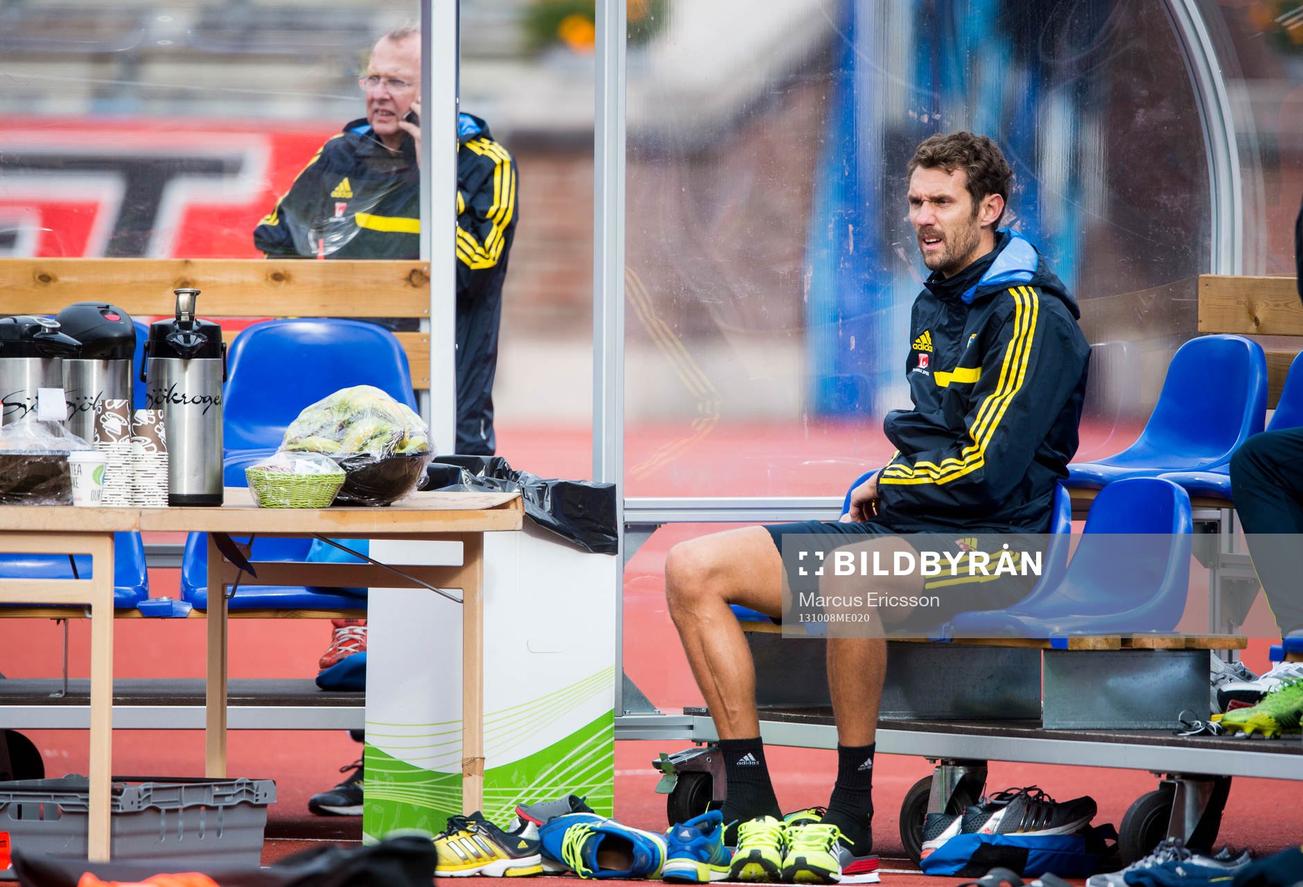 Målvakten Andreas Isaksson lämnar Sveriges träning