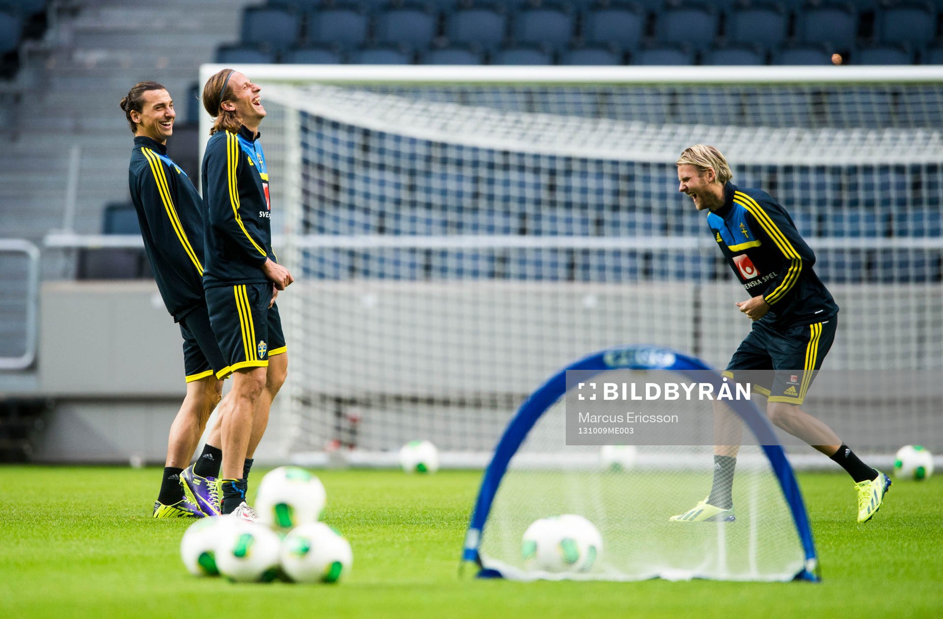 Zlatan Ibrahimovic, Jonas Olsson och Ola Toinvonen får en