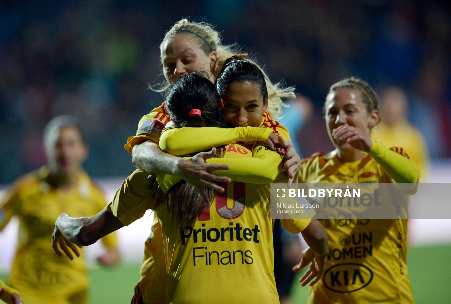 Tyresös Christen Press, gratuleras av Marta Vieira da