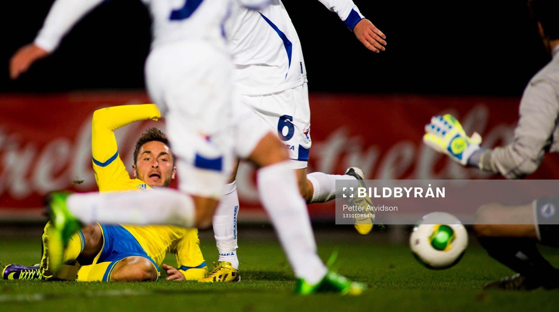 Sveriges Muamer Tankovic gör 2-1