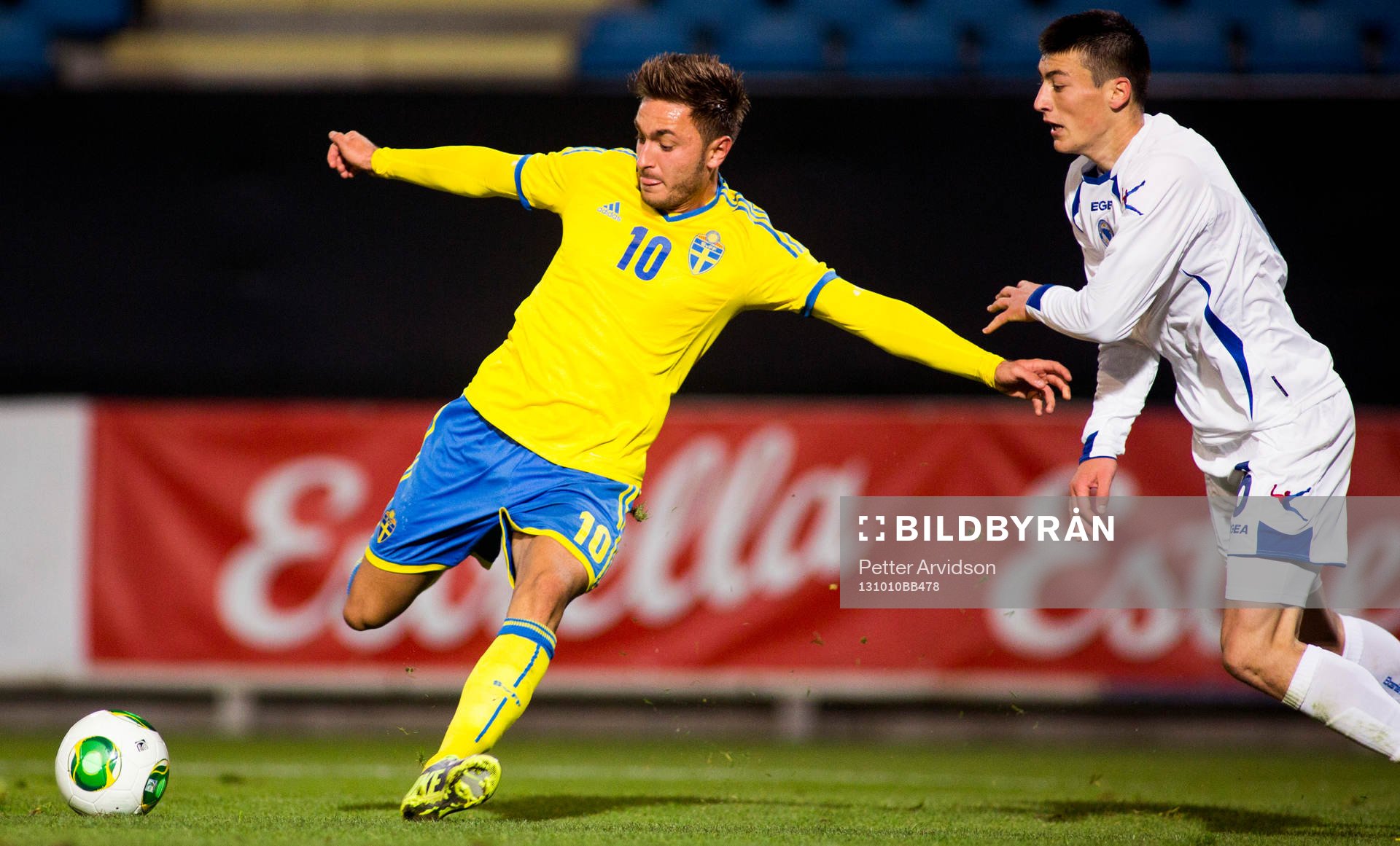 Sveriges Muamer Tankovic gör 2-1