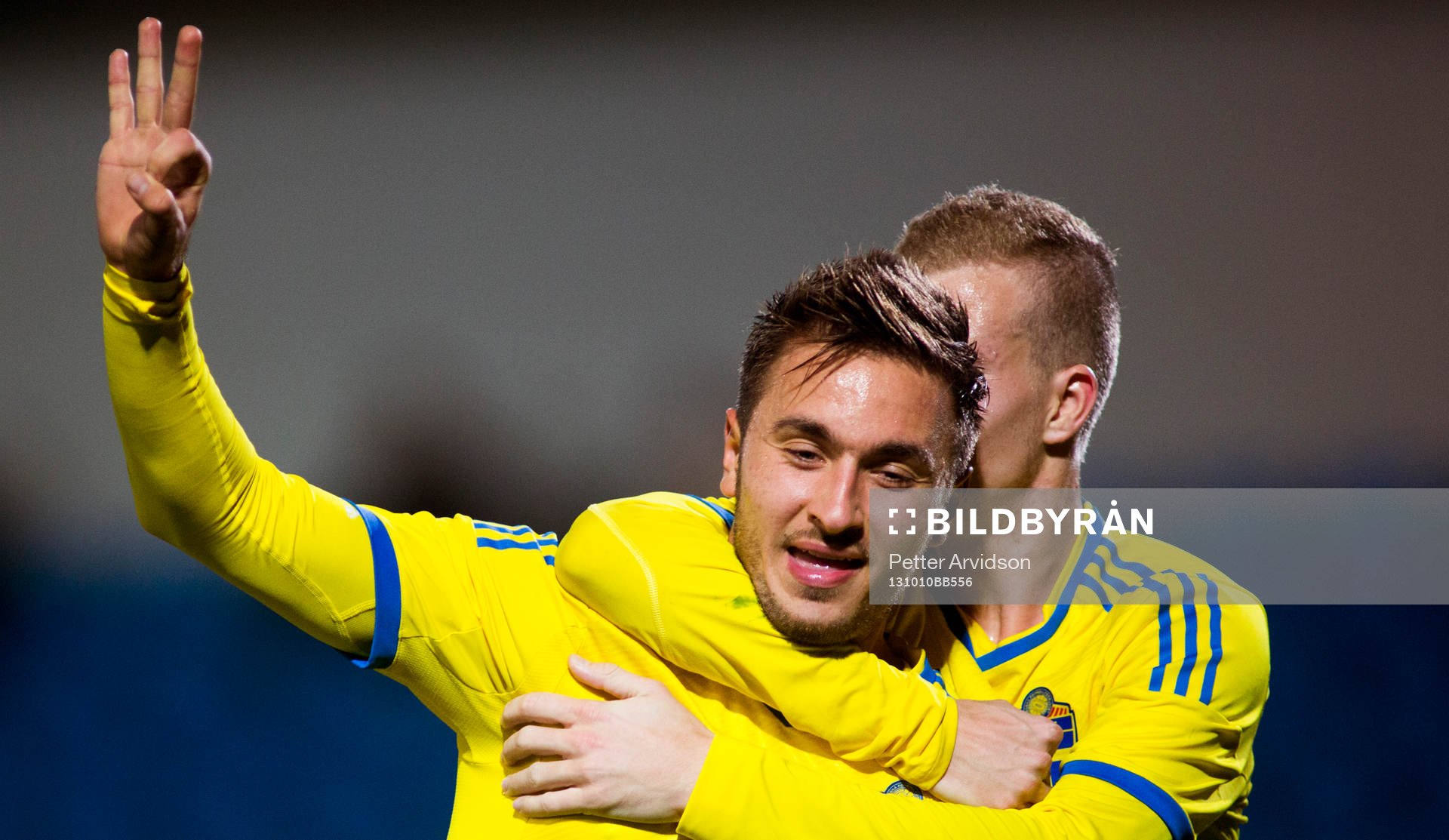 Sveriges Muamer Tankovic jublar