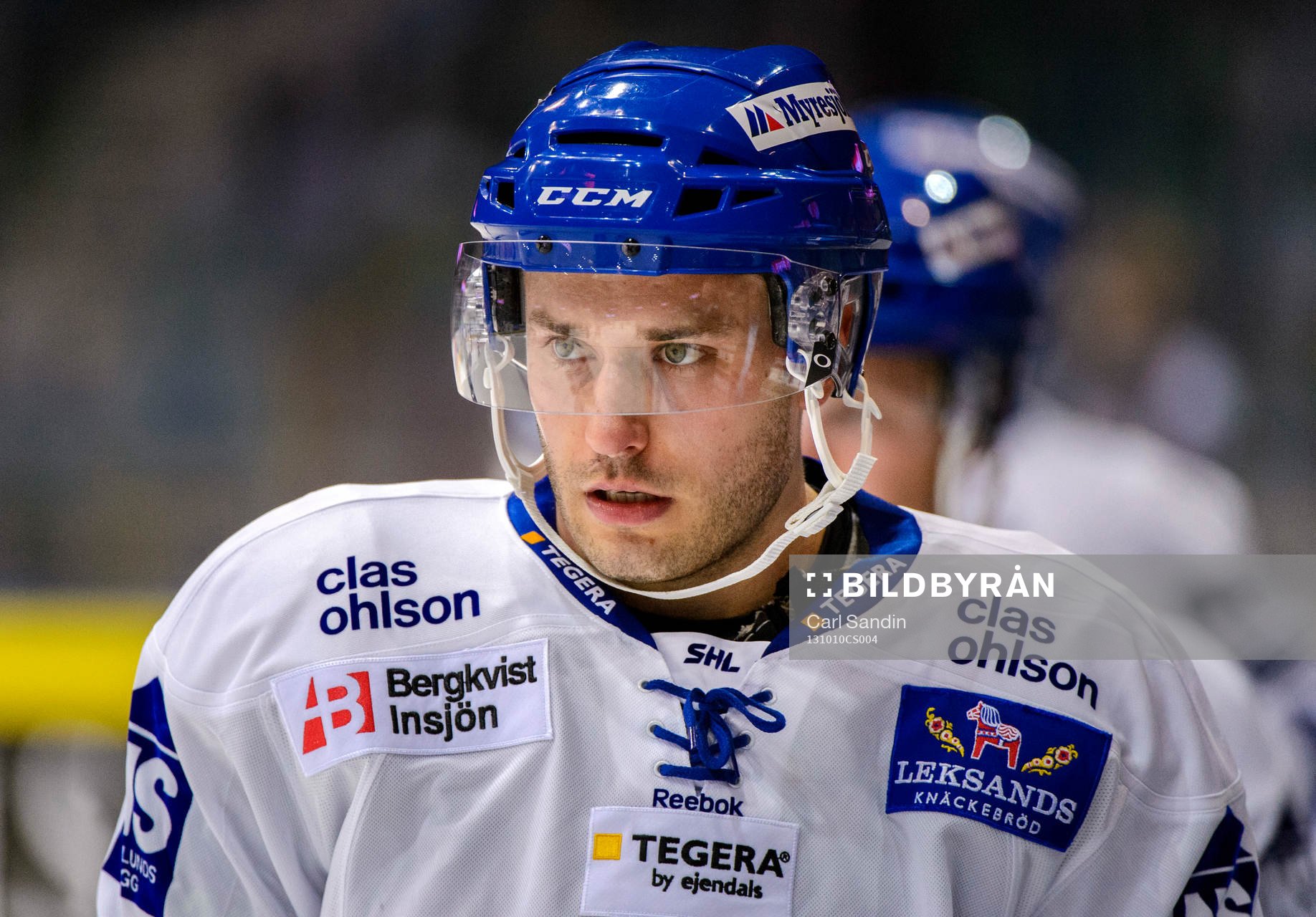 Leksands Fabian Brunnström värmer upp innan