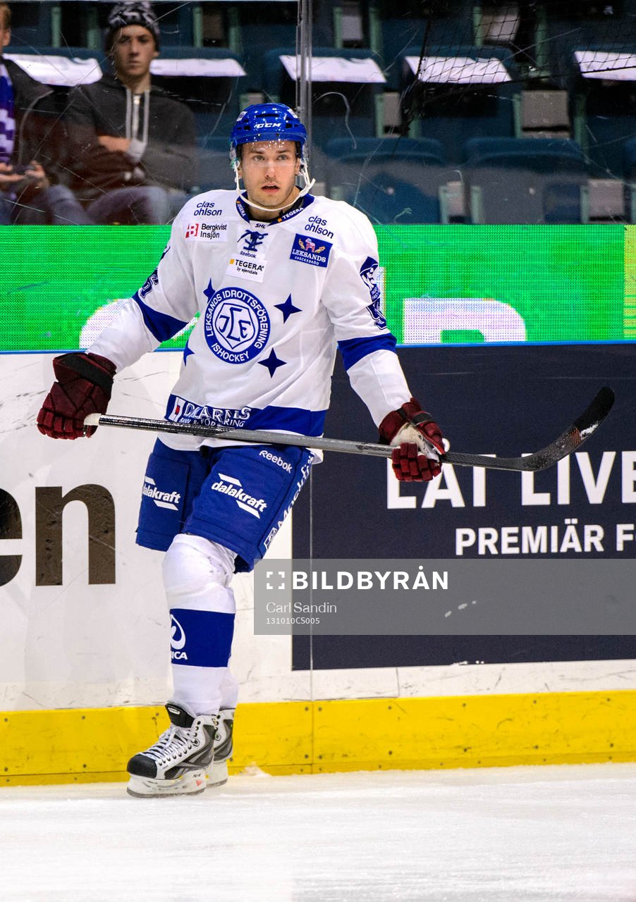 Leksands Fabian Brunnström värmer upp innan
