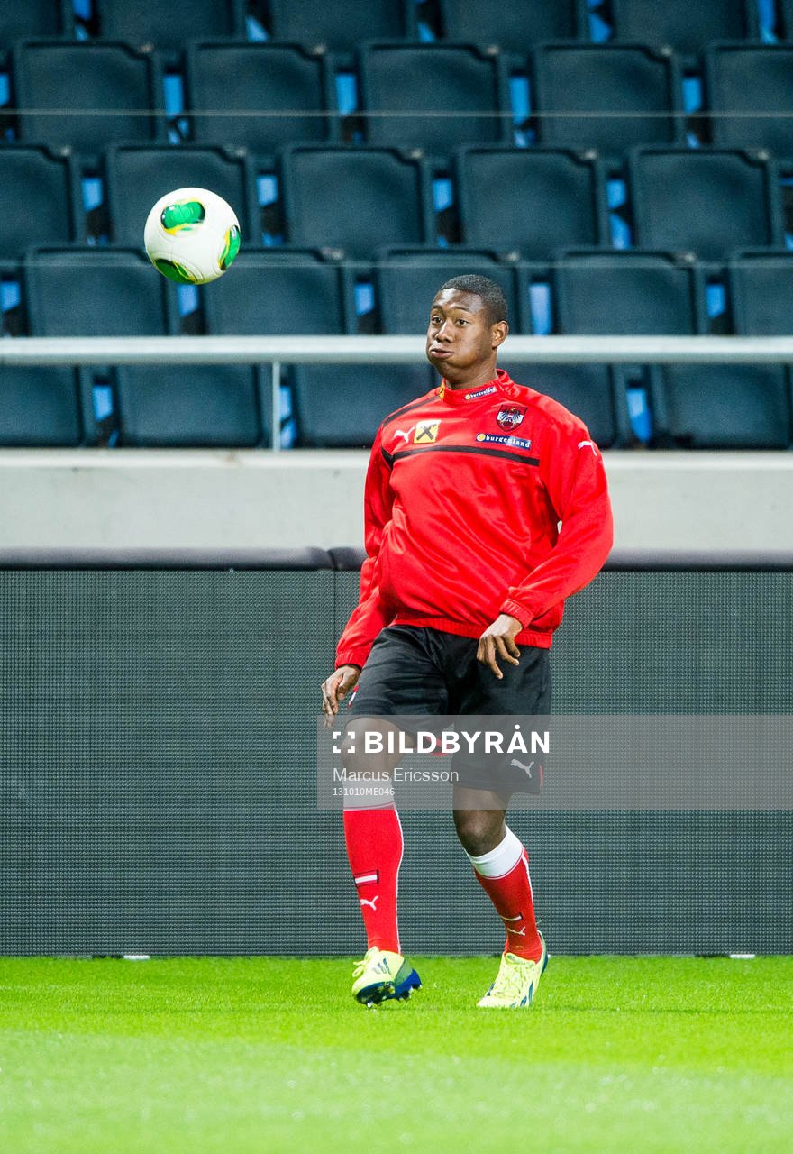 David Alaba under Österrikes träning den 10 oktober 2013 i Stockholm.