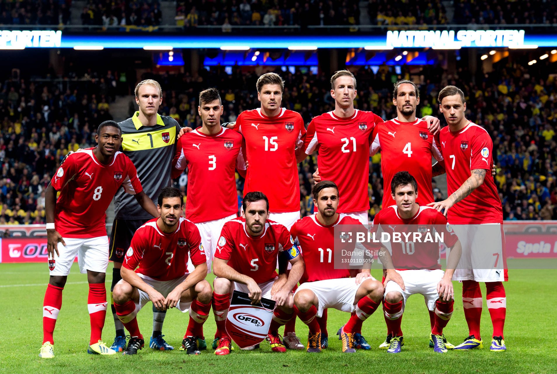 Österrikes startelva, bakre raden från vänster: David Alaba, målvakt Robert Almer, Aleksandar Dragovic, Sebastian Prödl, Marc Janko, Emanuel Pogatetz, Marko Arnautovic. Främre raden från vänster: György Garics, Christian Fuchs, Martin Harnik, Zlatko Junuzovic, innan fotbollsmatchen i VM-kvalet mellan Sverige och Österrike den 11 oktober 2013 i Stockholm.