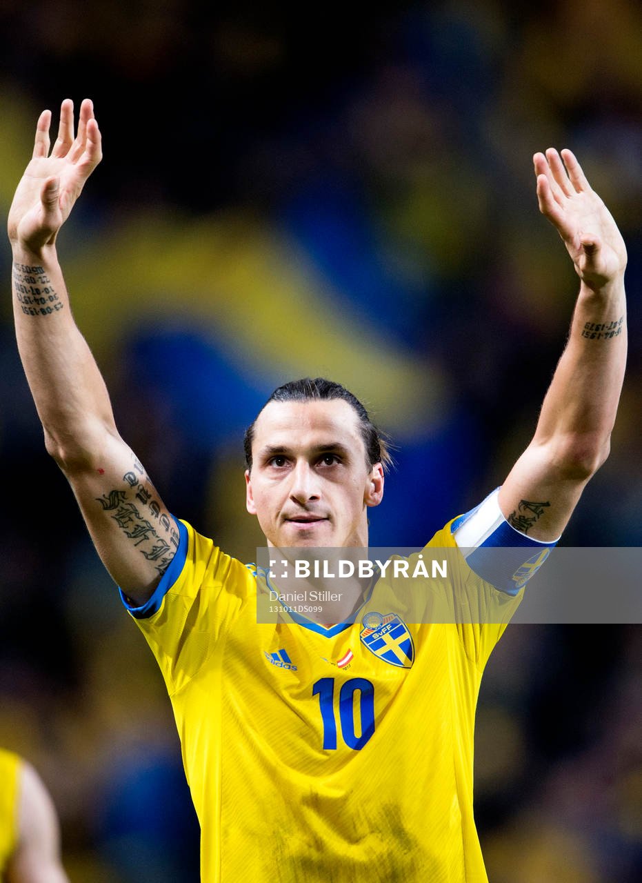 Sveriges Zlatan Ibrahimovic tackar publiken