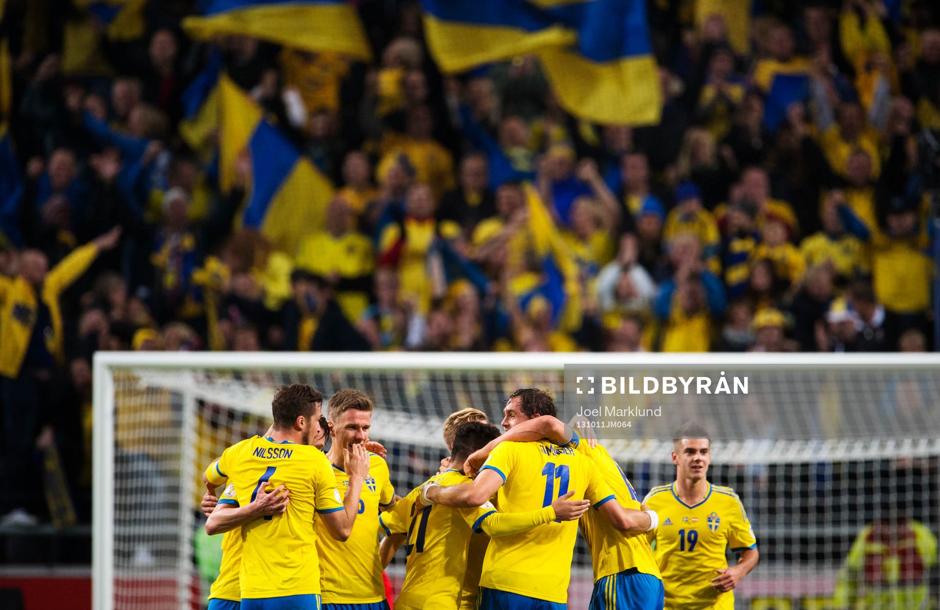 Jubel bland de svenska spelarna efter fotbollsmatchen i VM-kvalet mellan Sverige och Österrike den 11 oktober 2013 i Stockholm.