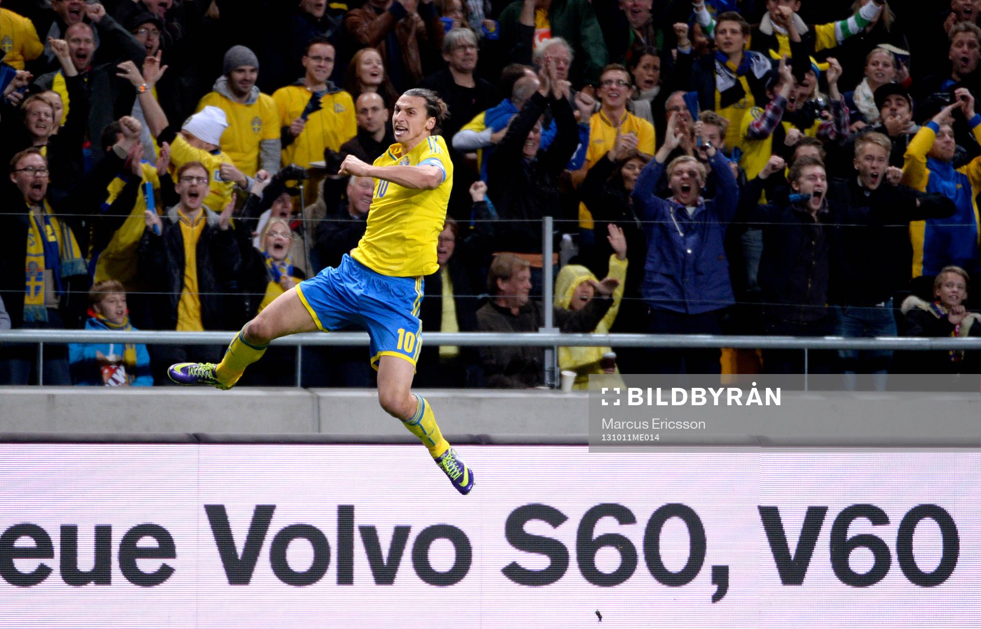 Sveriges Zlatan Ibrahimovic jublar