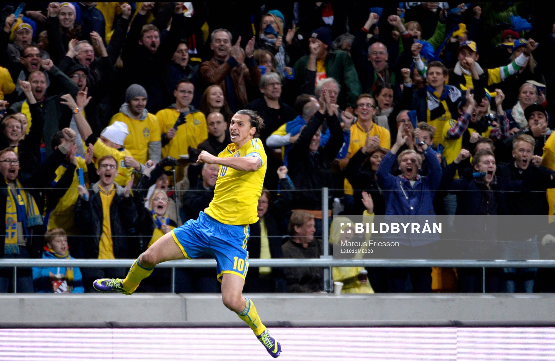 Sveriges Zlatan Ibrahimovic jublar
