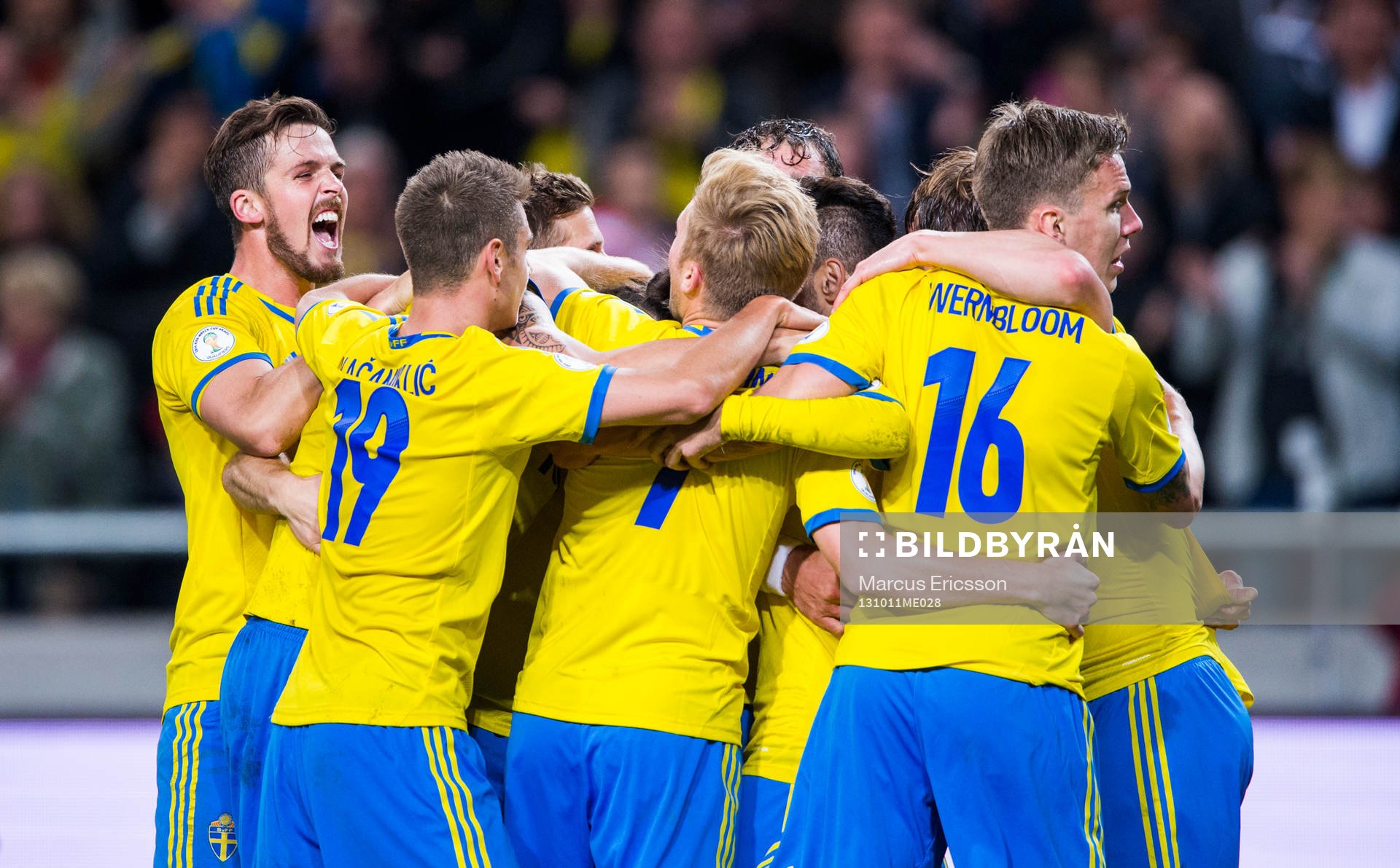 Sveriges segerjubel på slutsignal i fotbollsmatchen i VM-kvalet mellan Sverige och Österrike den 11 oktober 2013 i Stockholm.