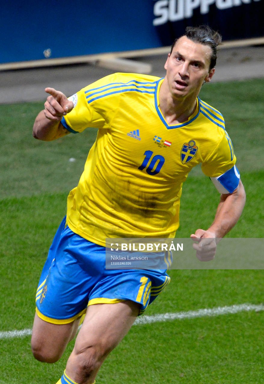Sveriges Zlatan Ibrahimovic jublar