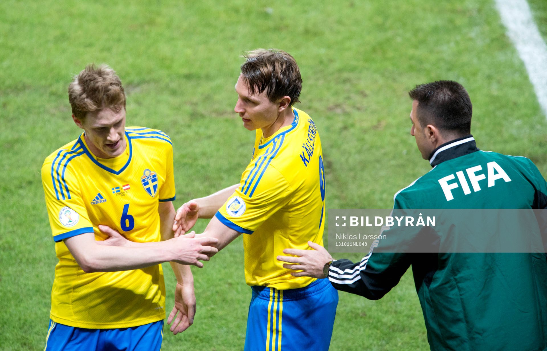 Sveriges Kim Källström byter med Rasmus Elm