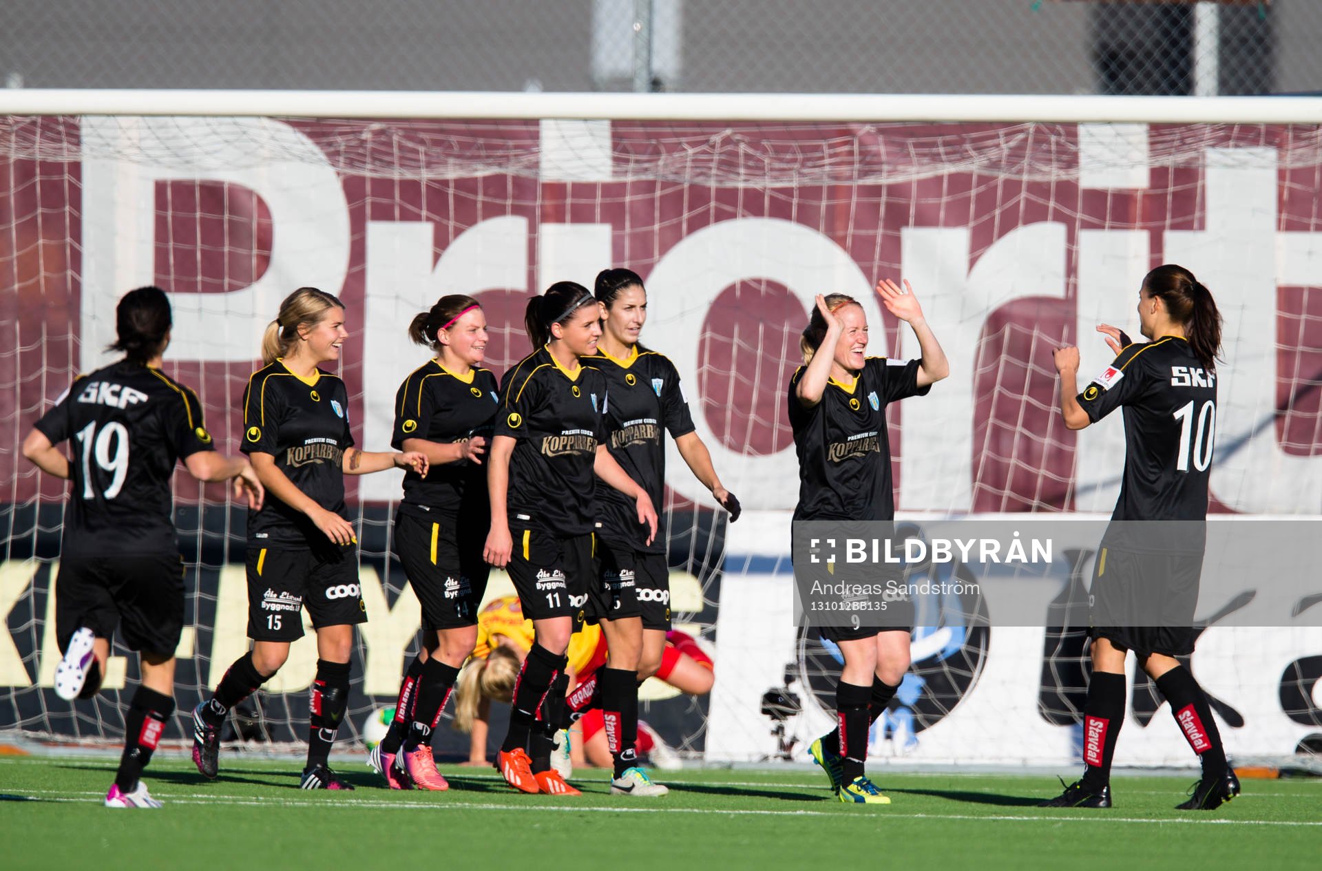 Kopparbergs Göteborgs Marie Hammarström gör 0-1 och