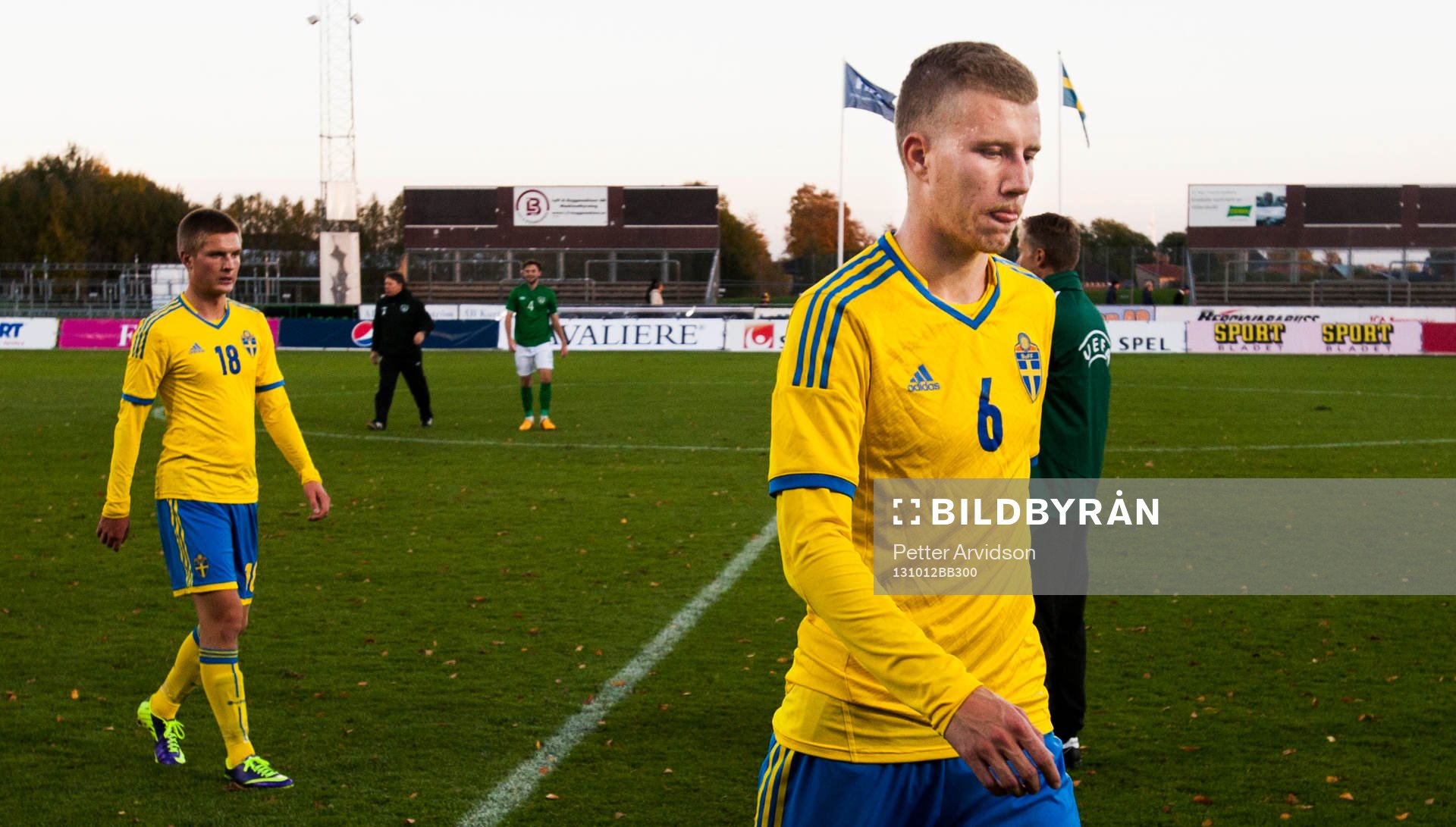 Sveriges Henrik Carlsson (tv) och Simon Gustafson deppar