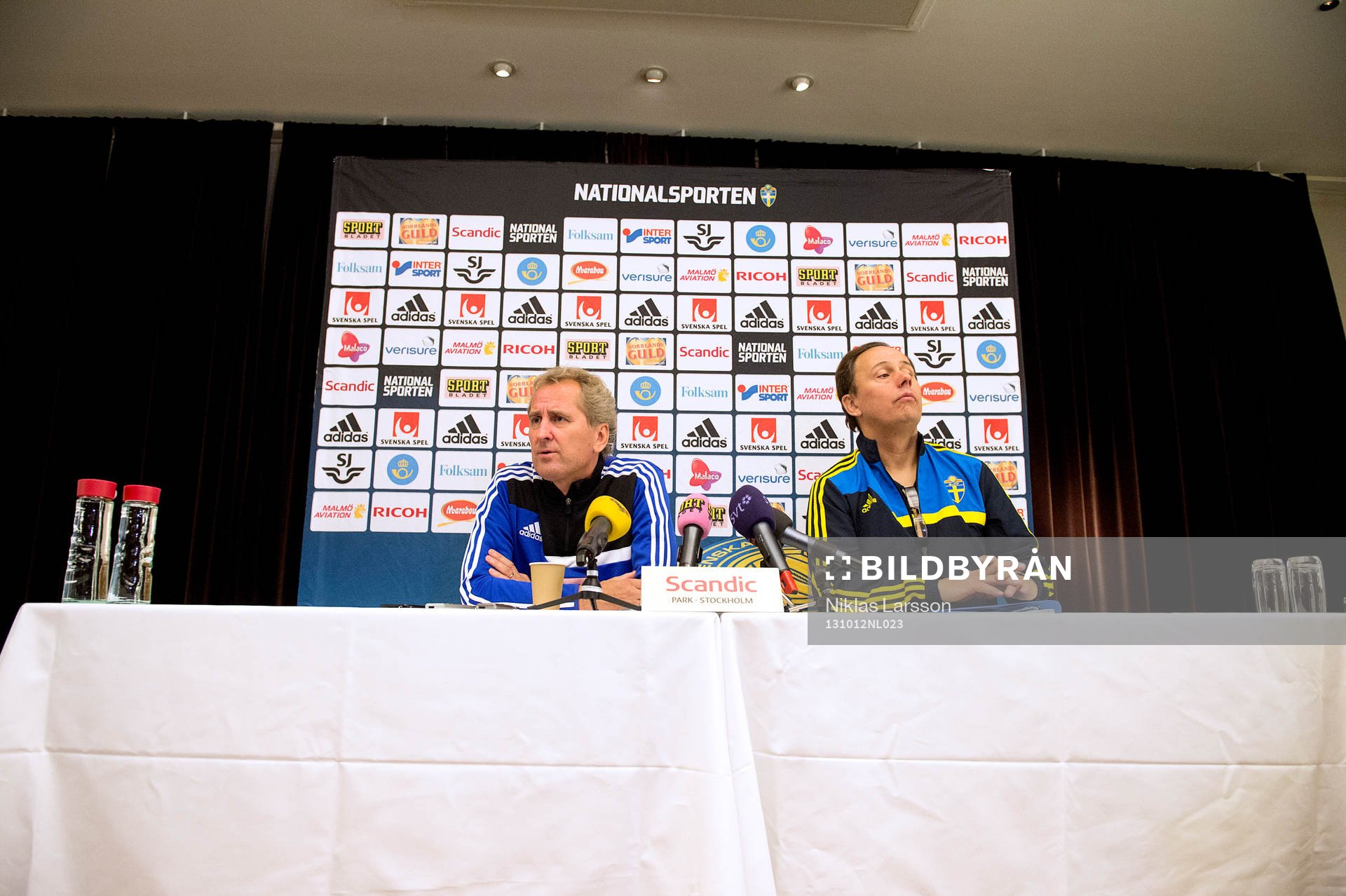 Sveriges förbundskapten Erik Hamrén och presschef Niklas