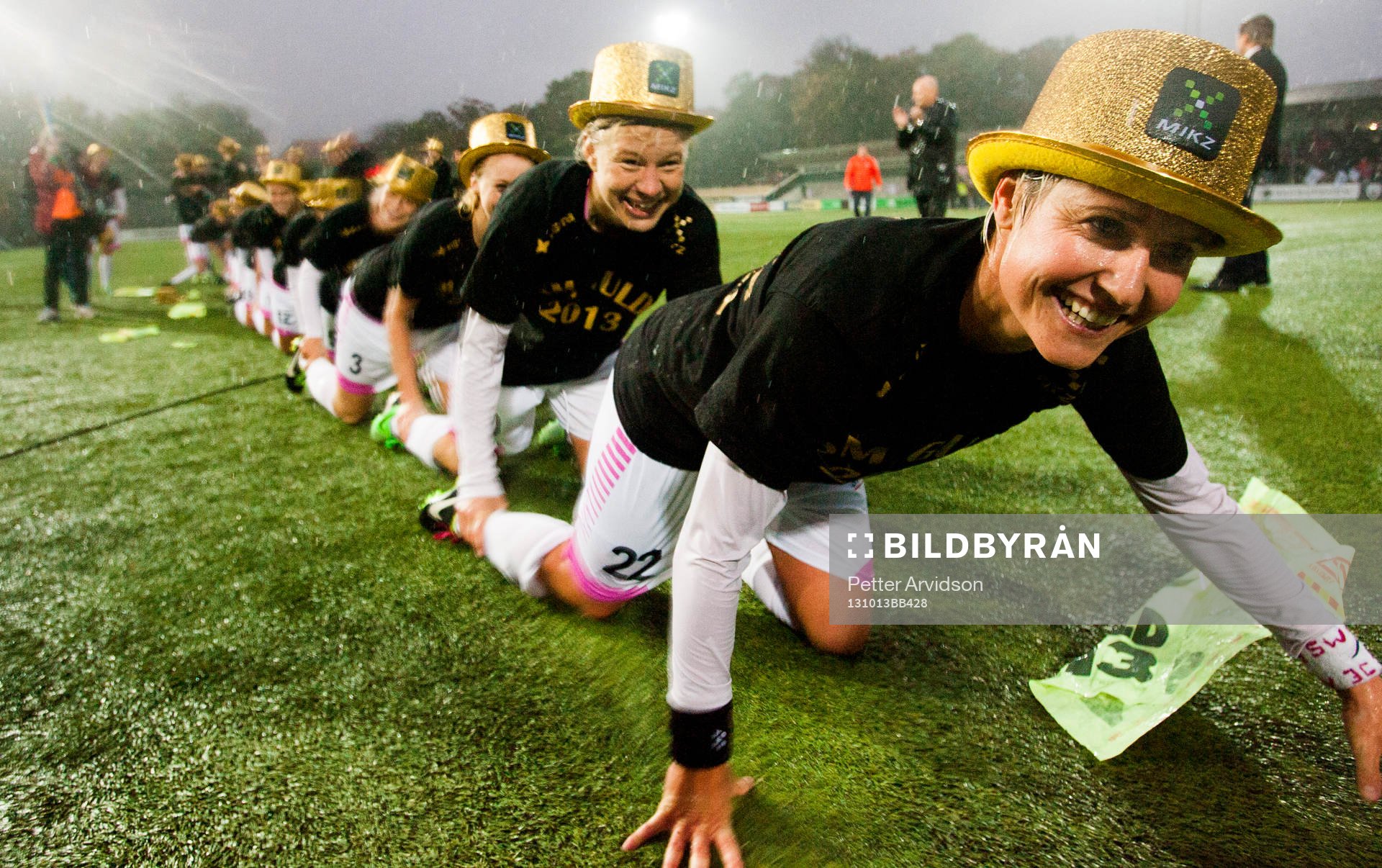 LdB Malmö firar SM-guld med Kathleen Radtke längst fram i