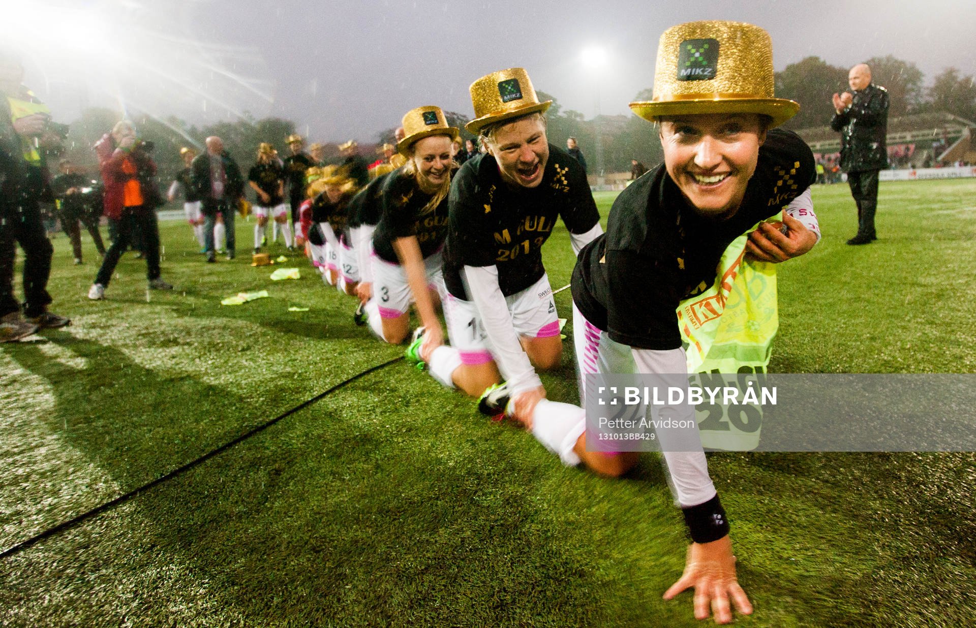 LdB Malmö firar SM-guld med Kathleen Radtke längst fram i