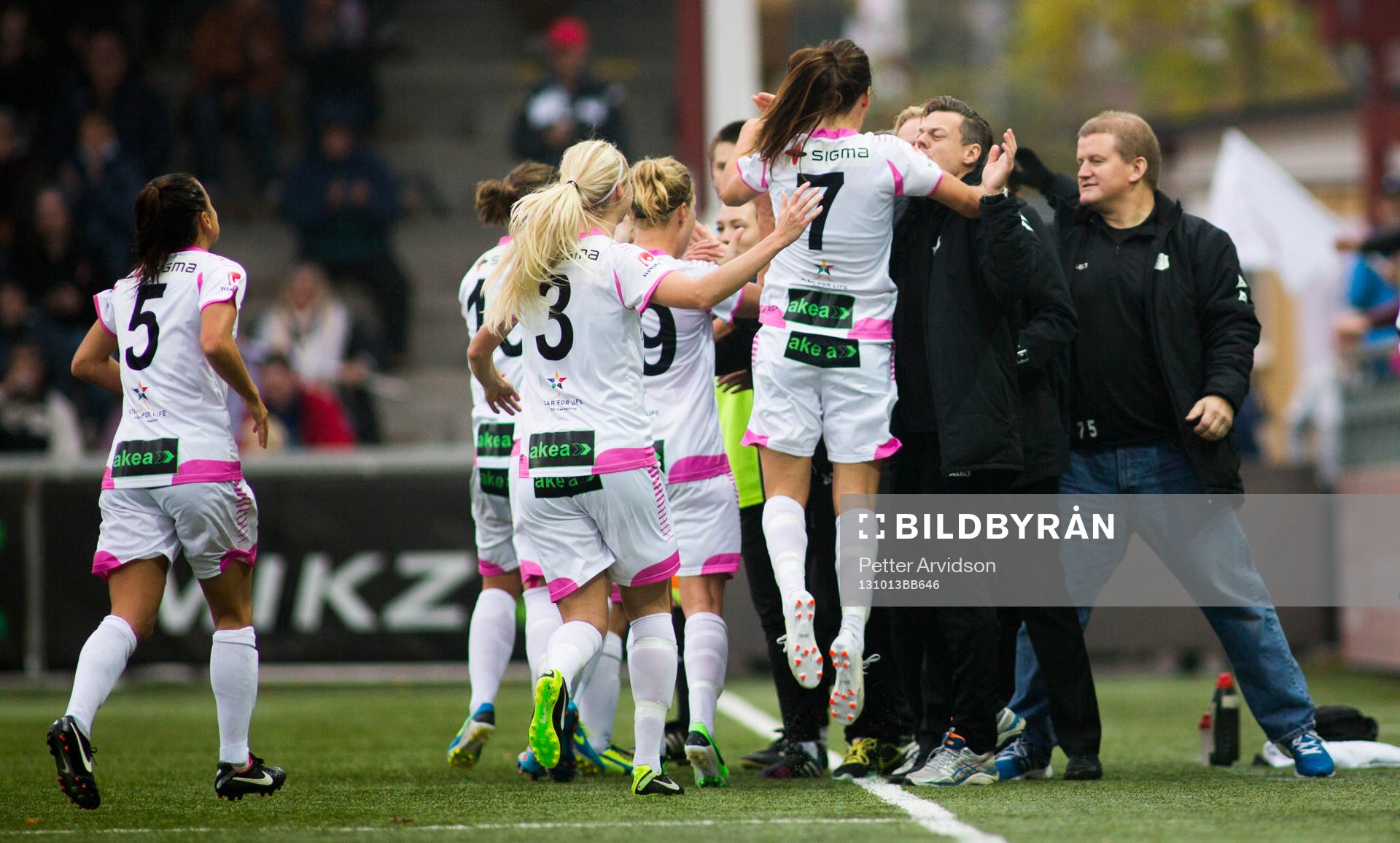 LdB Malmös Sara Björk Gunnarsdottir nickar in 2-0 och