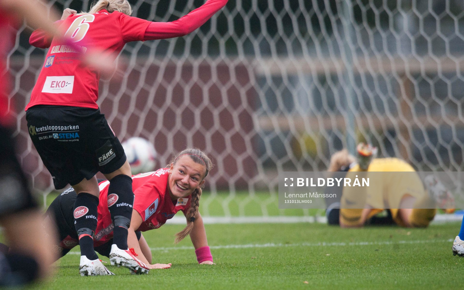 Kristianstads Olivia Welin nickar in 1-0 i matchen i