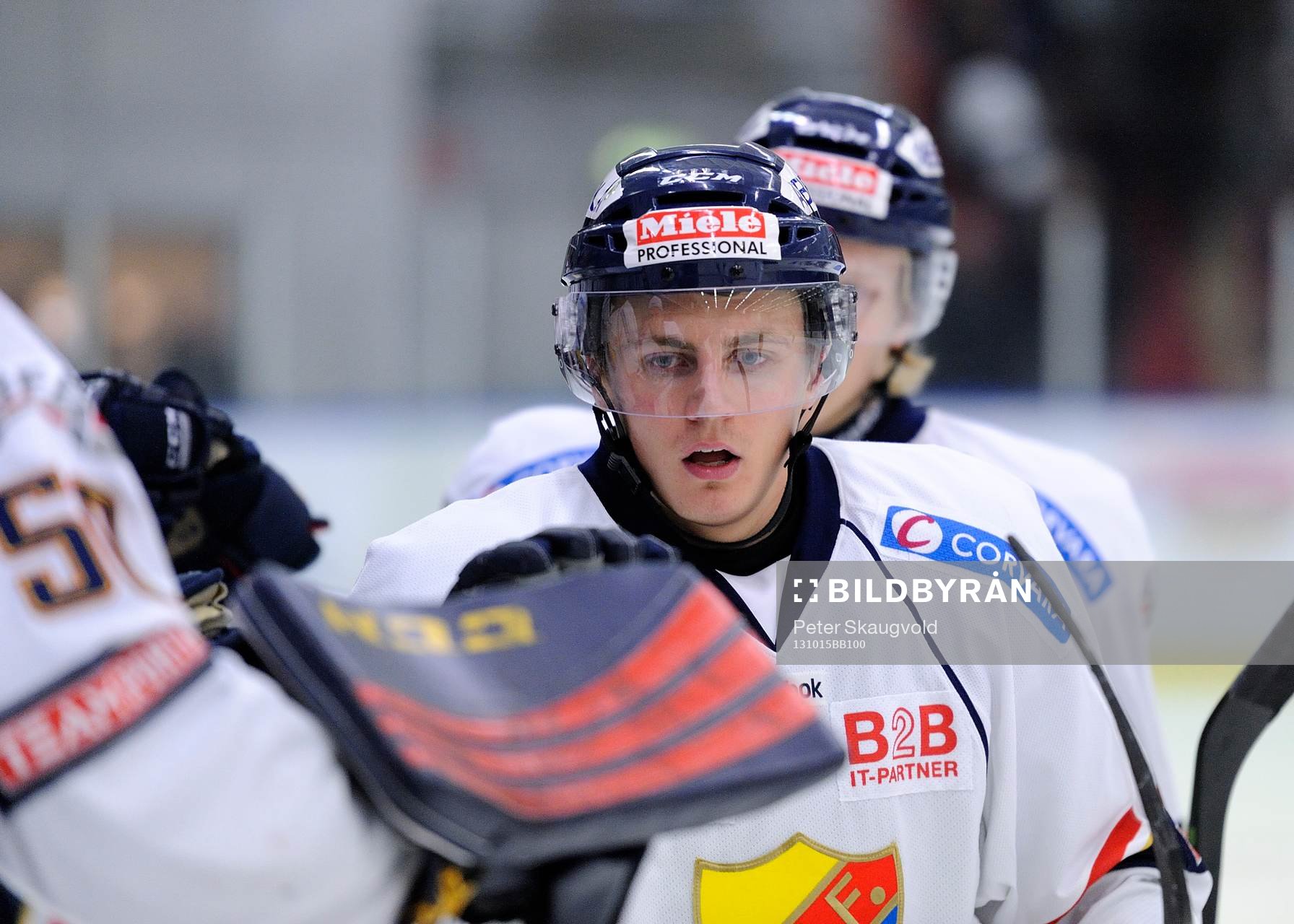 Djurgårdens Markus Ljungh firar Steve Saviano(ej i bild)