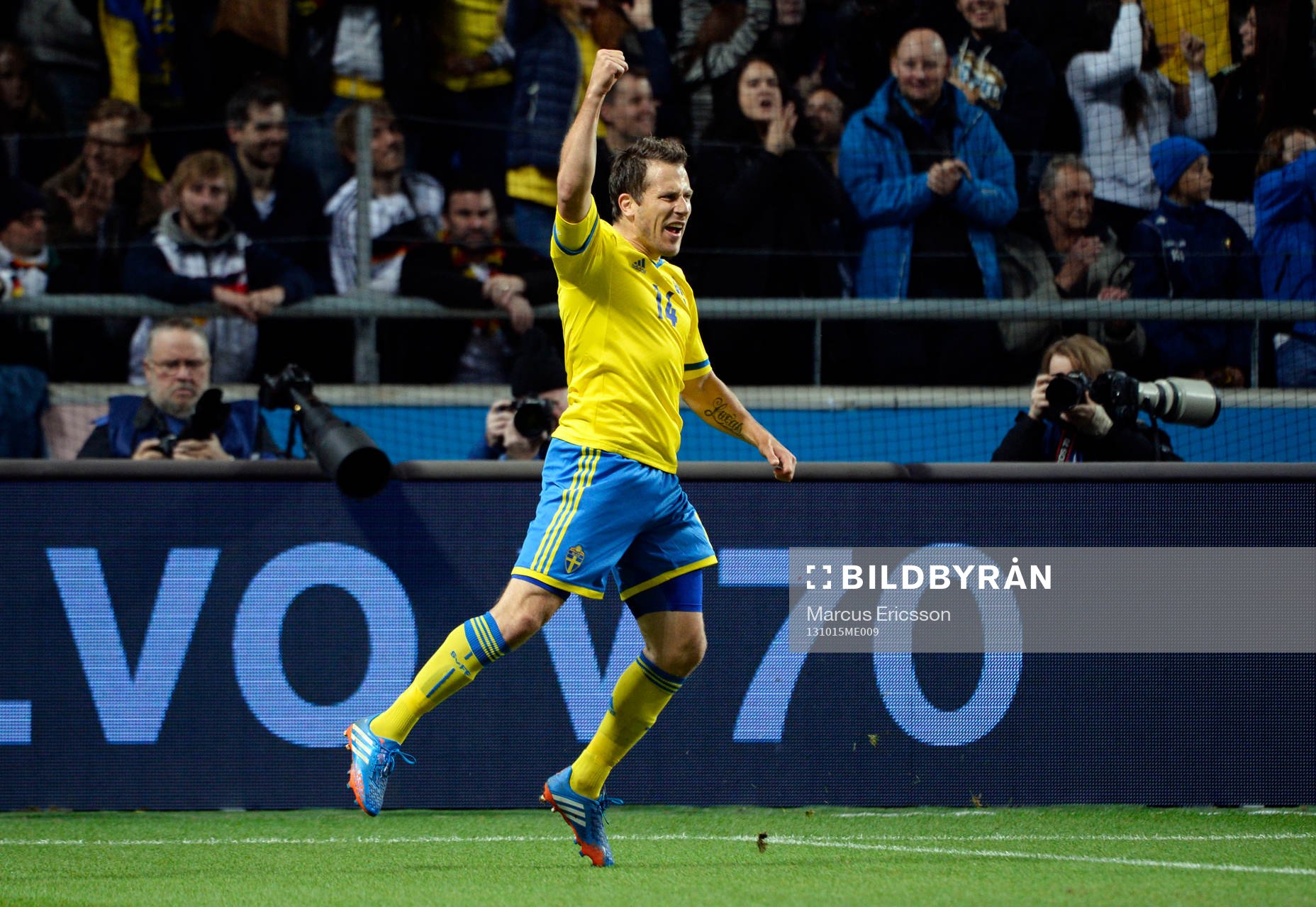 Sveriges Tobias Hysén  jublar