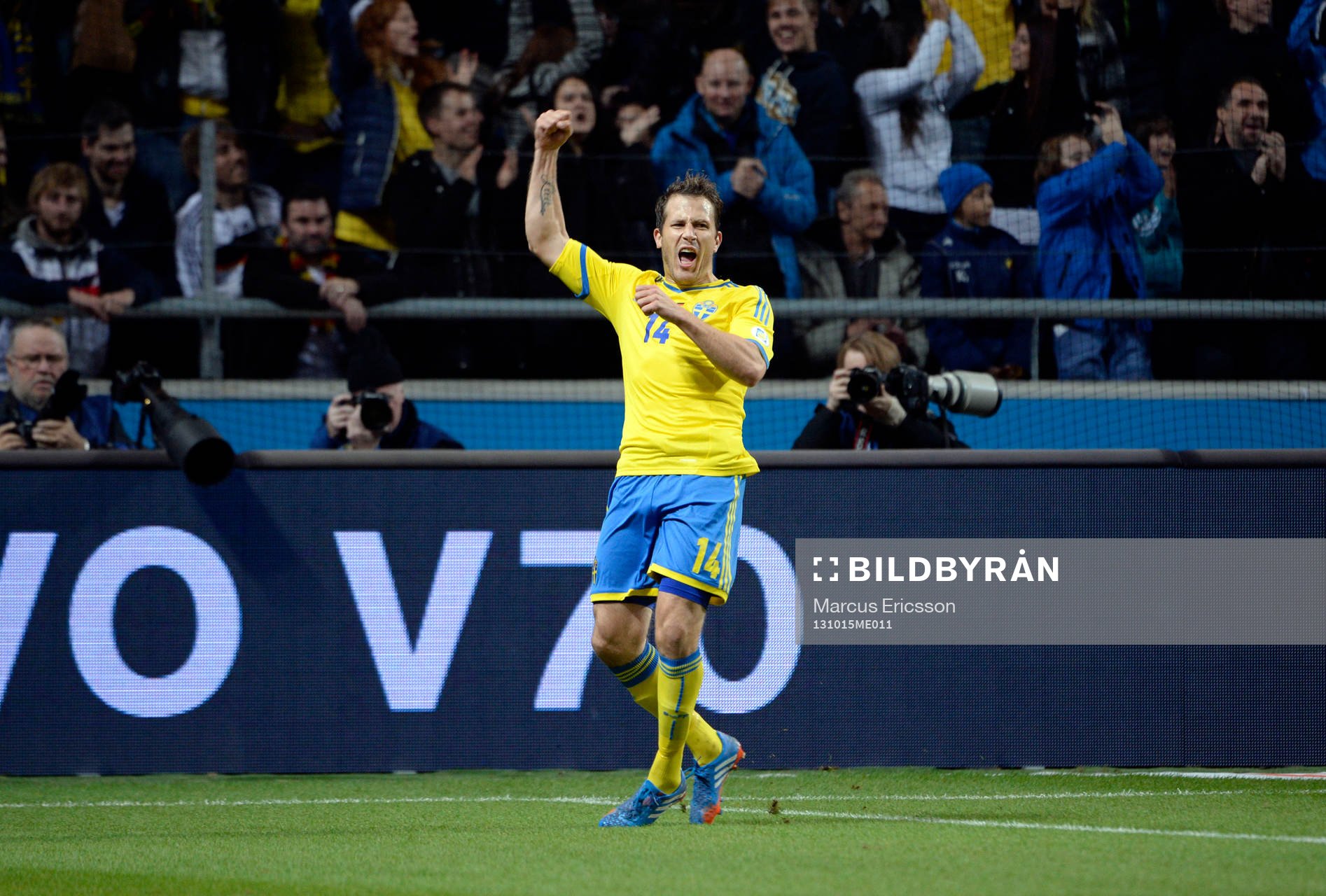 Sveriges Tobias Hysén  jublar