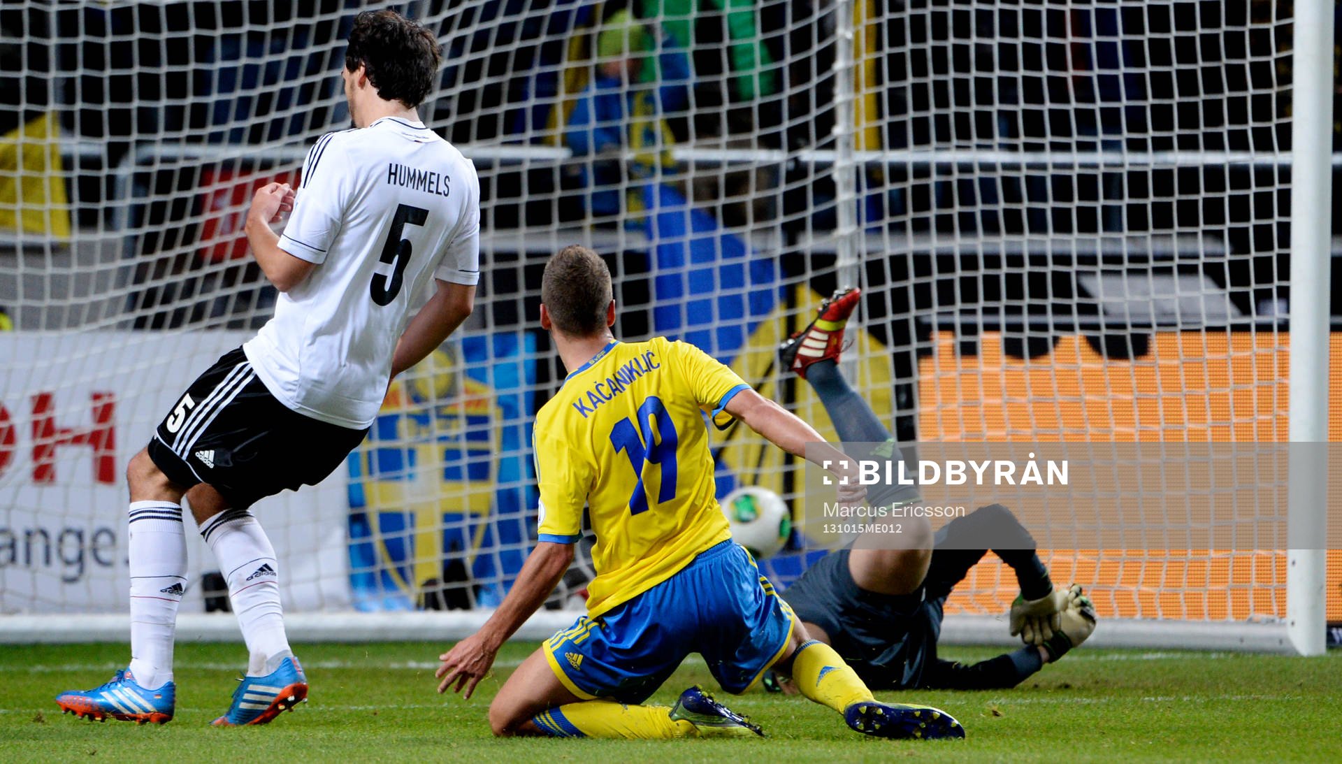 Sveriges Alexander Kacaniklic gör 2-0
