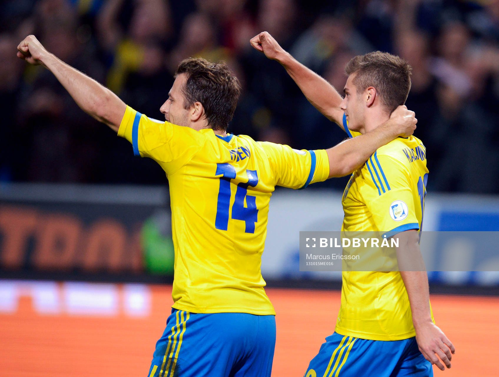 Sveriges Tobias Hysen och Alexander Kacaniklic jublar