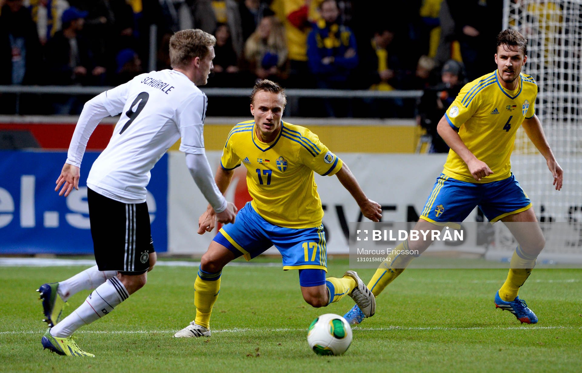 Tysklands André Schürrle och Sveriges Pierre Bengtsson