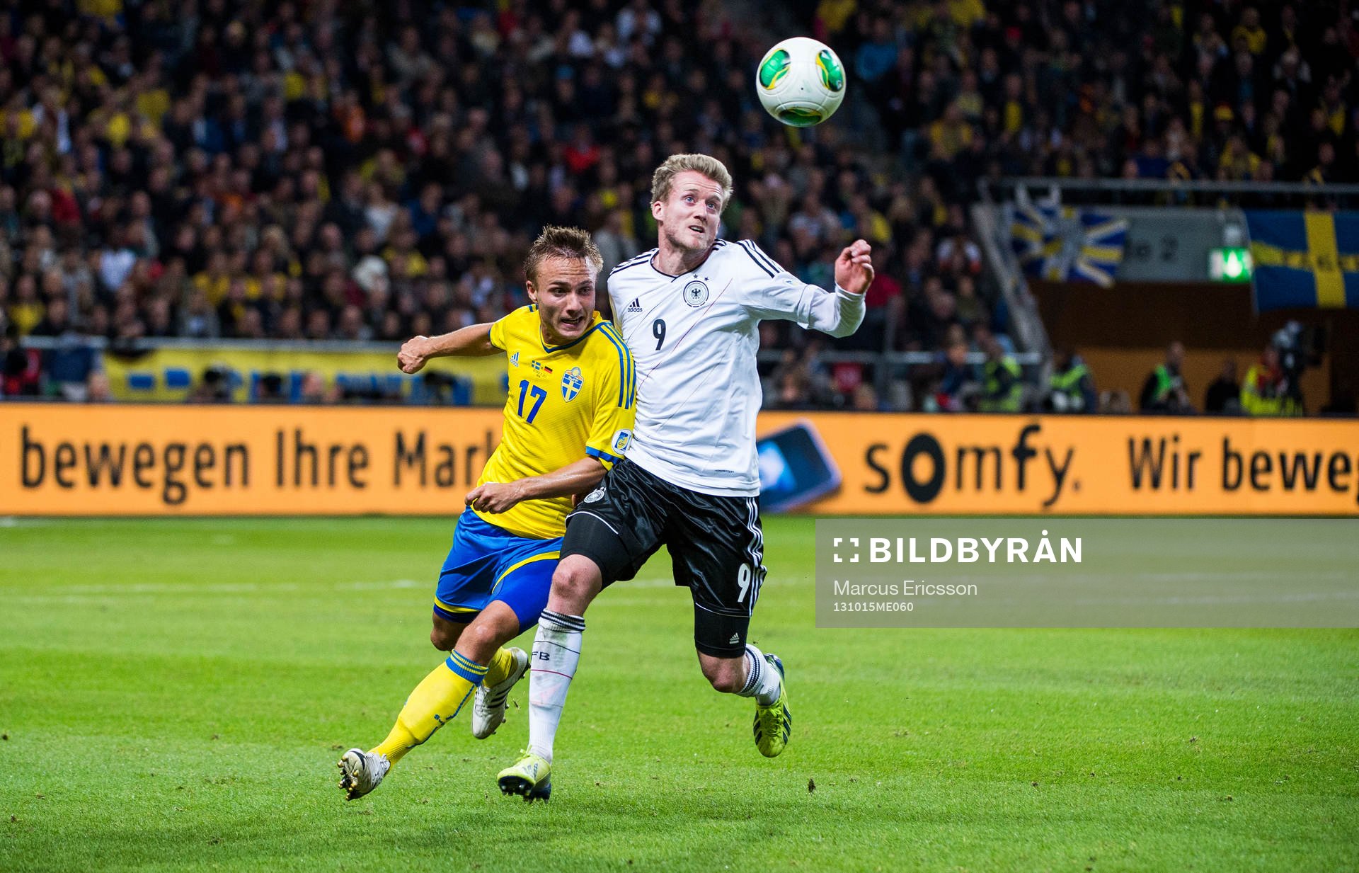 Sveriges Pierre Bengtsson och Tysklands André Schürrle